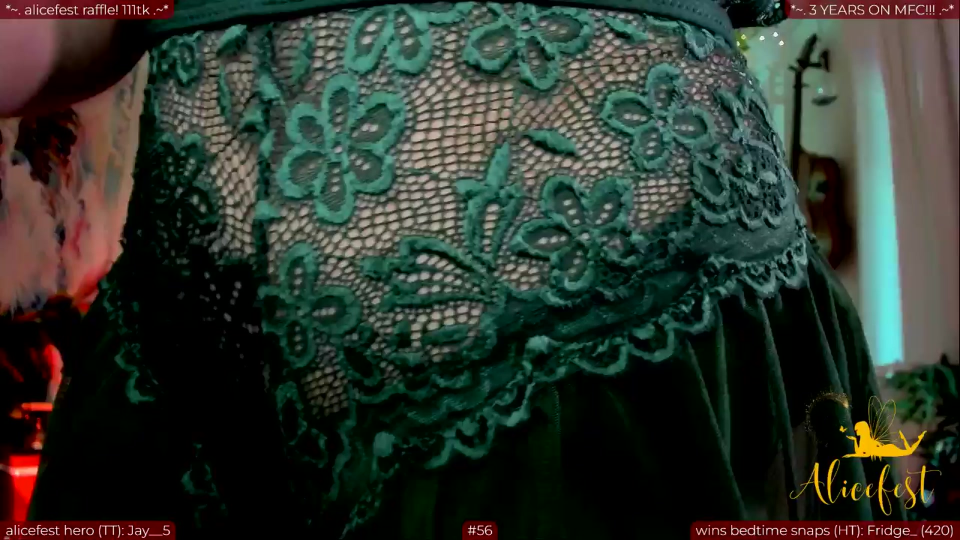 Gallery image thumbnail from aliceisonfire's myfreecams stream on, 03/25/2024, 02:03 image 10 of 20