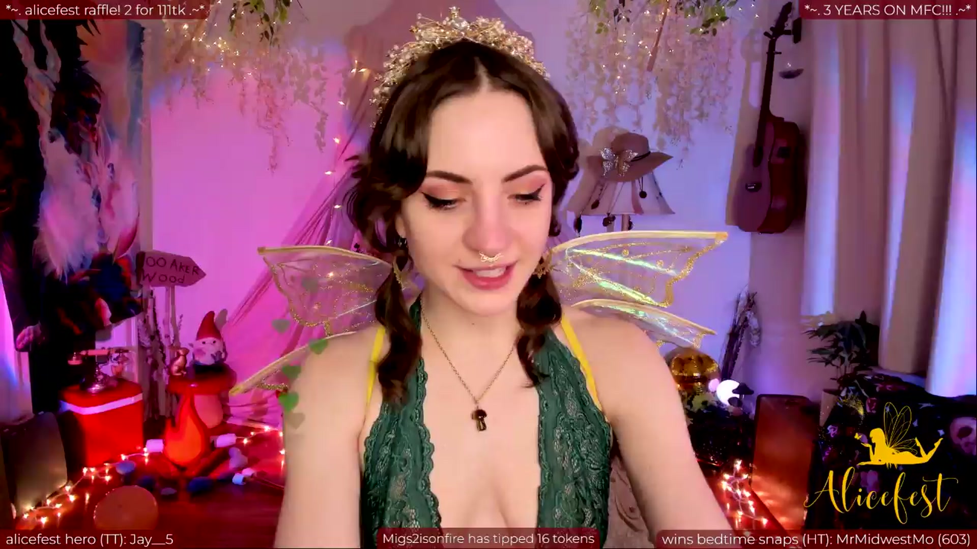 Gallery image thumbnail from aliceisonfire's myfreecams stream on, 03/25/2024, 03:57 image 7 of 20