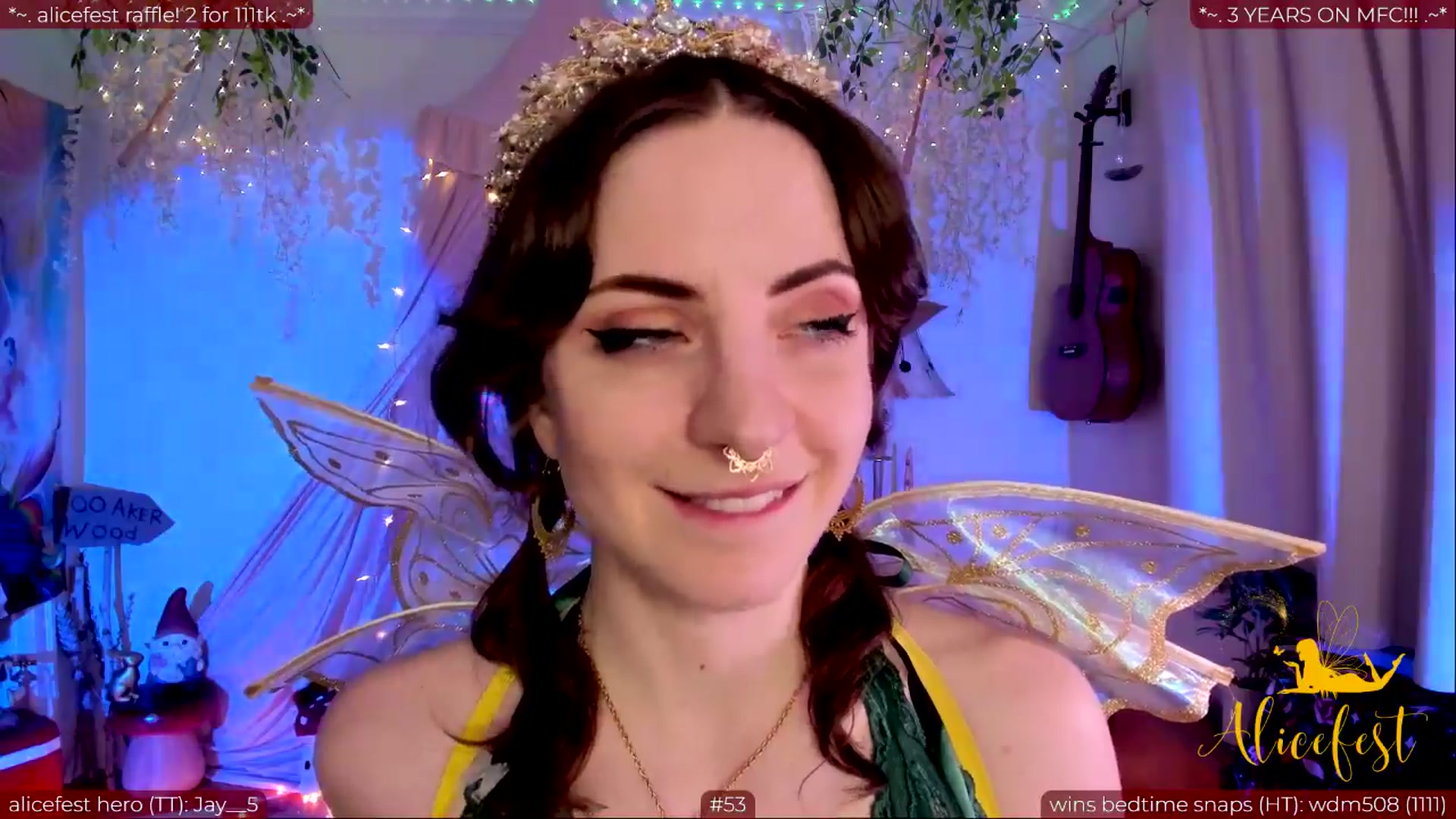Gallery image thumbnail from aliceisonfire's myfreecams stream on, 03/25/2024, 08:03 image 15 of 20