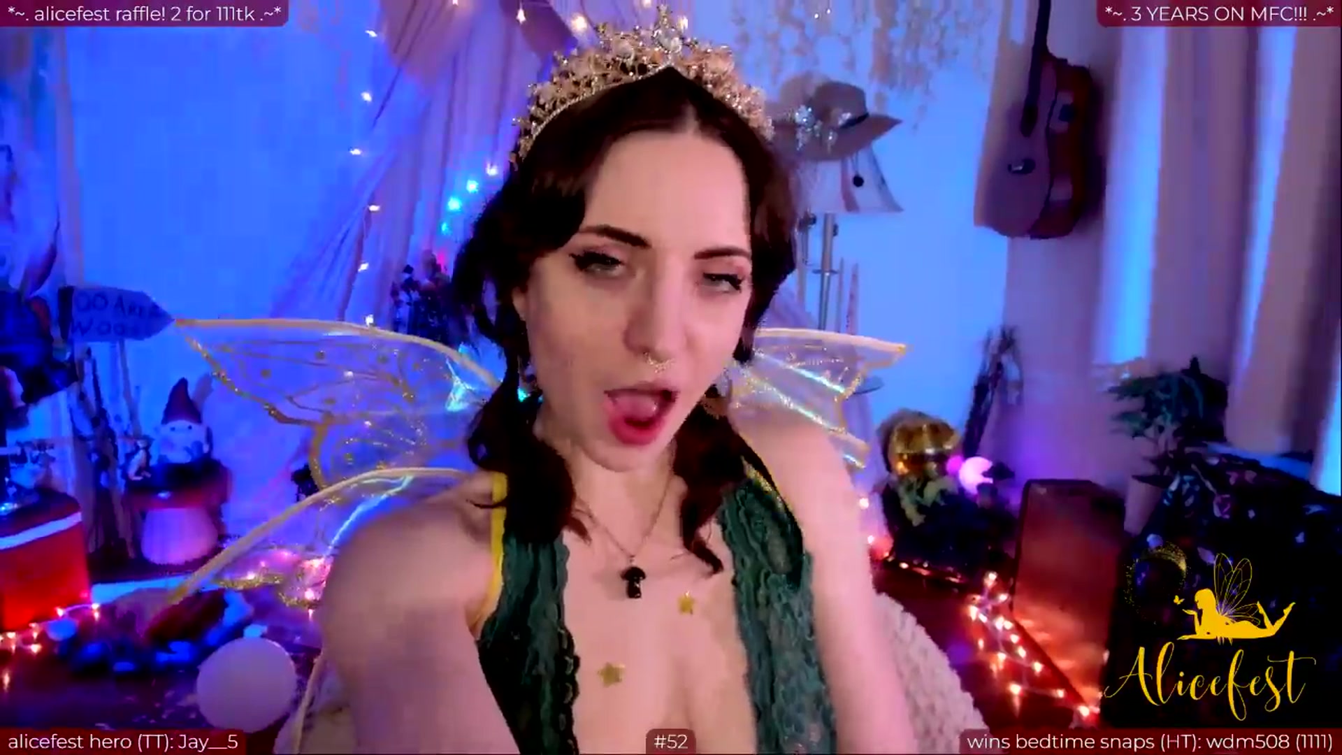 Gallery image thumbnail from aliceisonfire's myfreecams stream on, 03/25/2024, 08:03 image 16 of 20