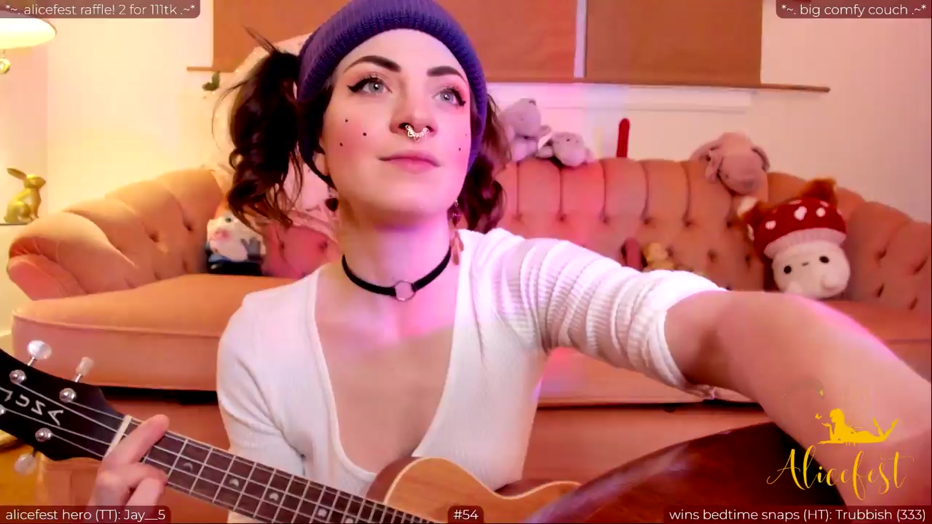 Gallery image thumbnail from aliceisonfire's myfreecams stream on, 03/29/2024, 08:46 image 8 of 20