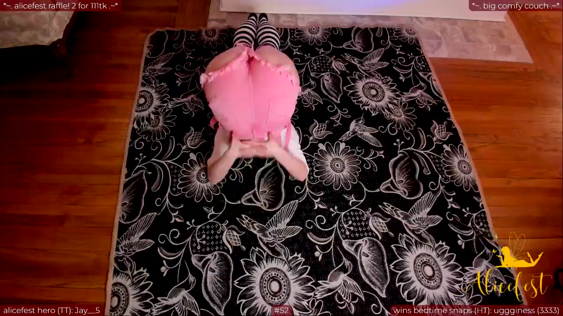 Gallery image thumbnail from aliceisonfire's myfreecams stream on, 03/29/2024, 08:46 image 17 of 20