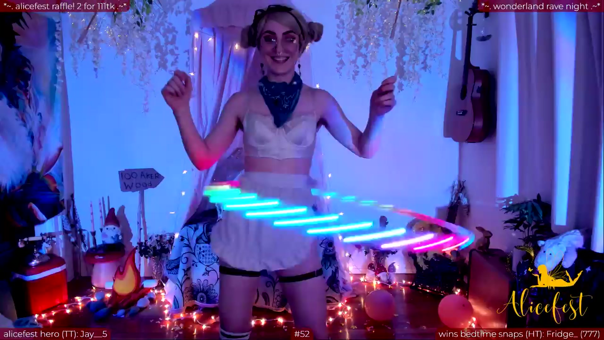 Gallery image thumbnail from aliceisonfire's myfreecams stream on, 03/30/2024, 08:35 image 12 of 20