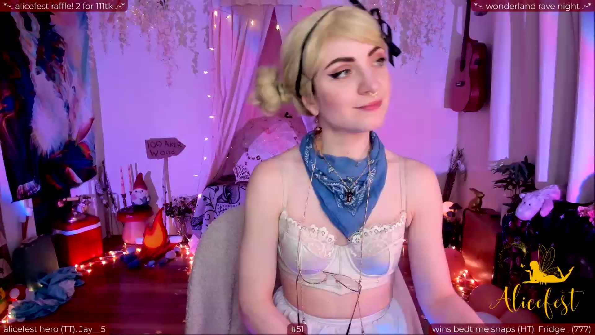 Gallery image thumbnail from aliceisonfire's myfreecams stream on, 03/30/2024, 08:35 image 15 of 20
