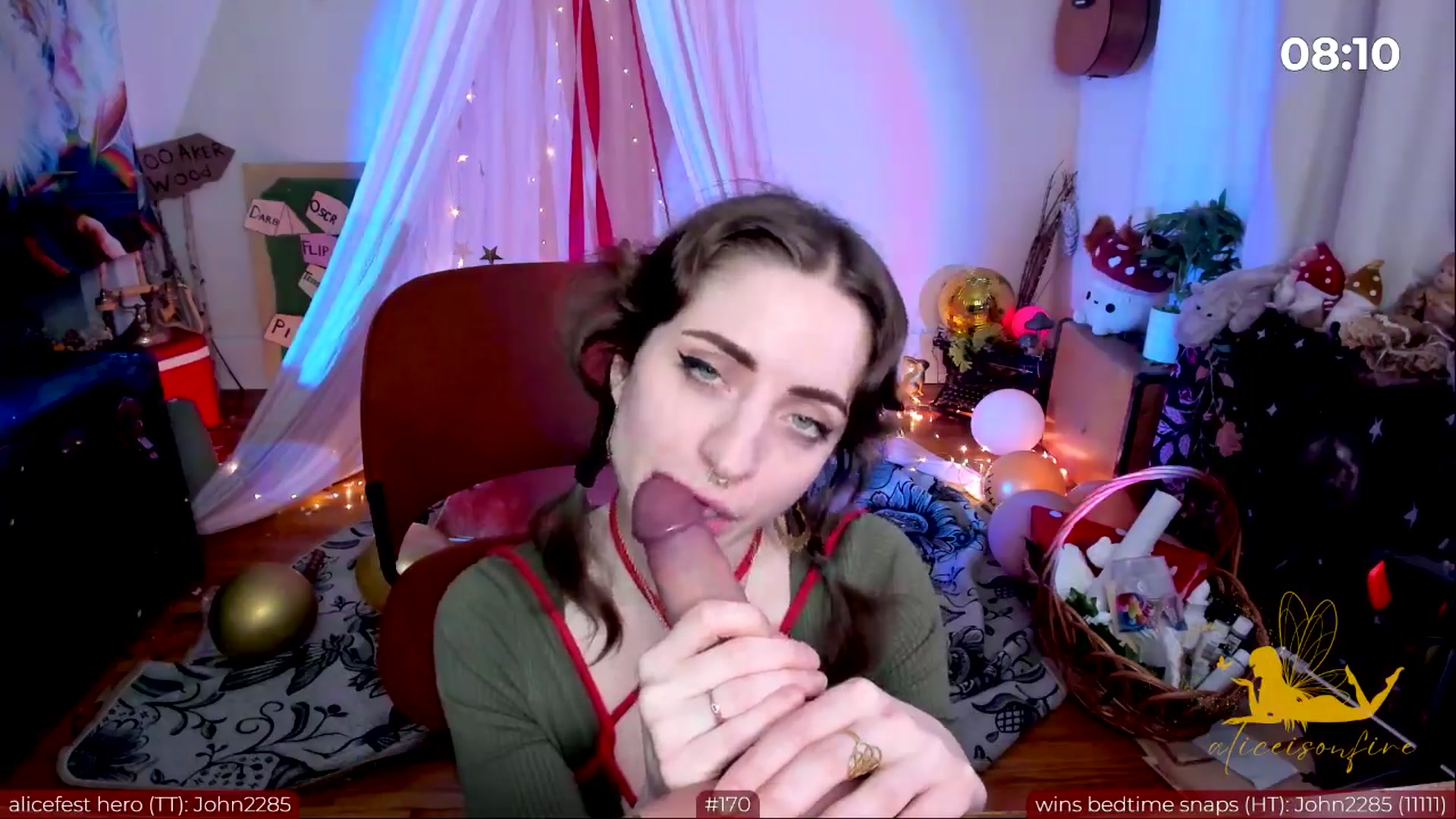 Gallery image thumbnail from aliceisonfire's myfreecams stream on, 04/05/2024, 08:15 image 17 of 20