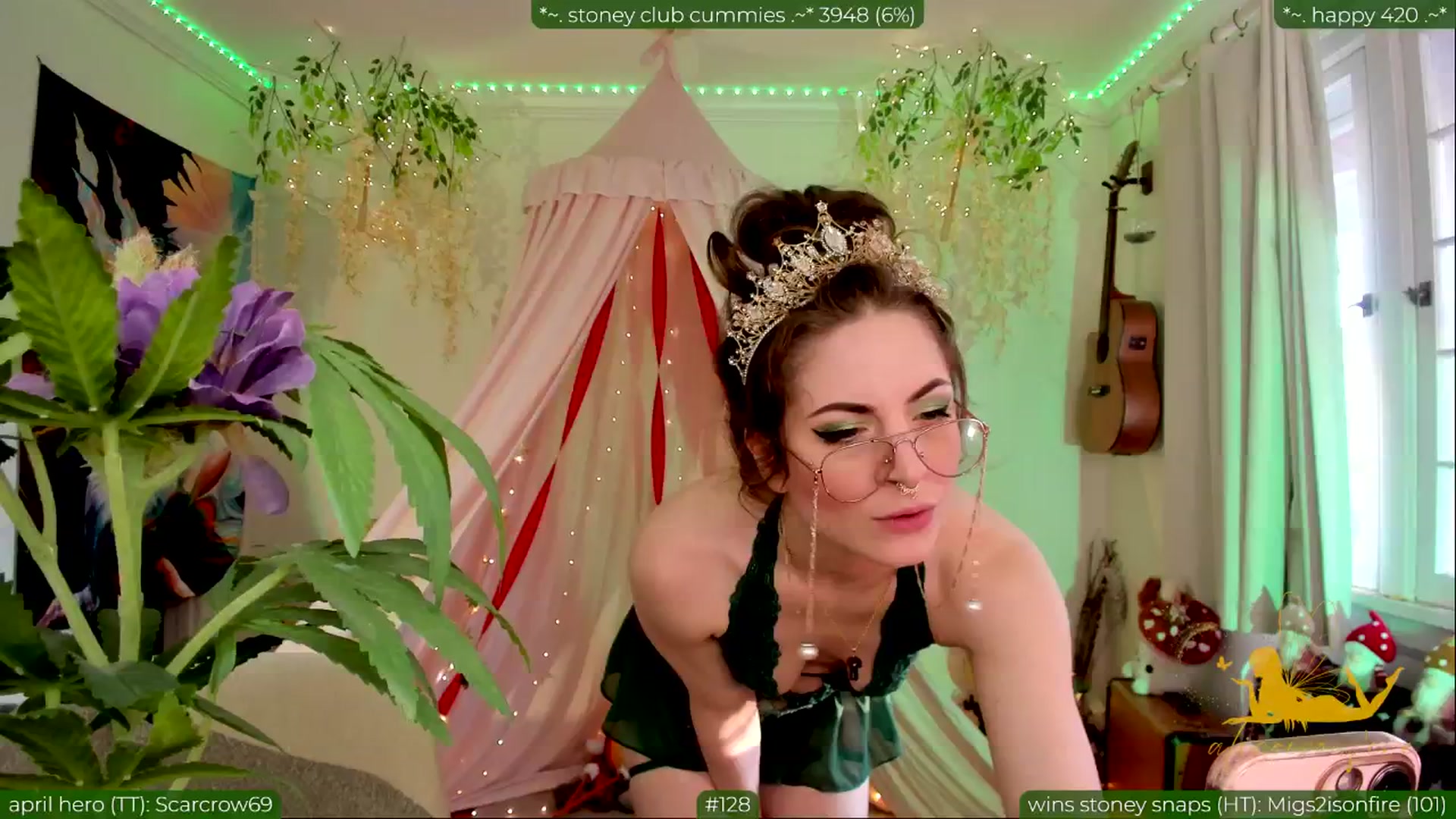 Gallery image thumbnail from aliceisonfire's myfreecams stream on, 04/21/2024, 01:01 image 18 of 20
