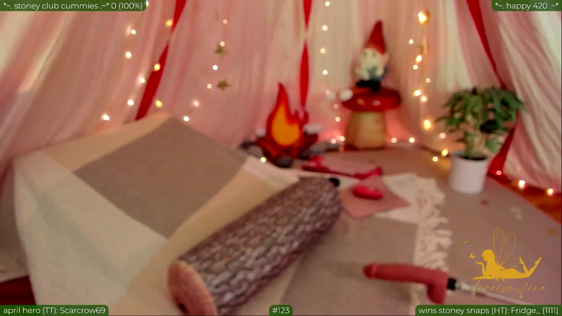 Gallery image thumbnail from aliceisonfire's myfreecams stream on, 04/21/2024, 03:08 image 15 of 20