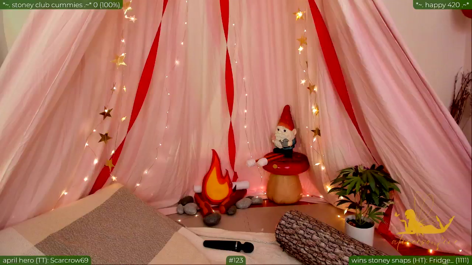 Gallery image thumbnail from aliceisonfire's myfreecams stream on, 04/21/2024, 03:08 image 12 of 20