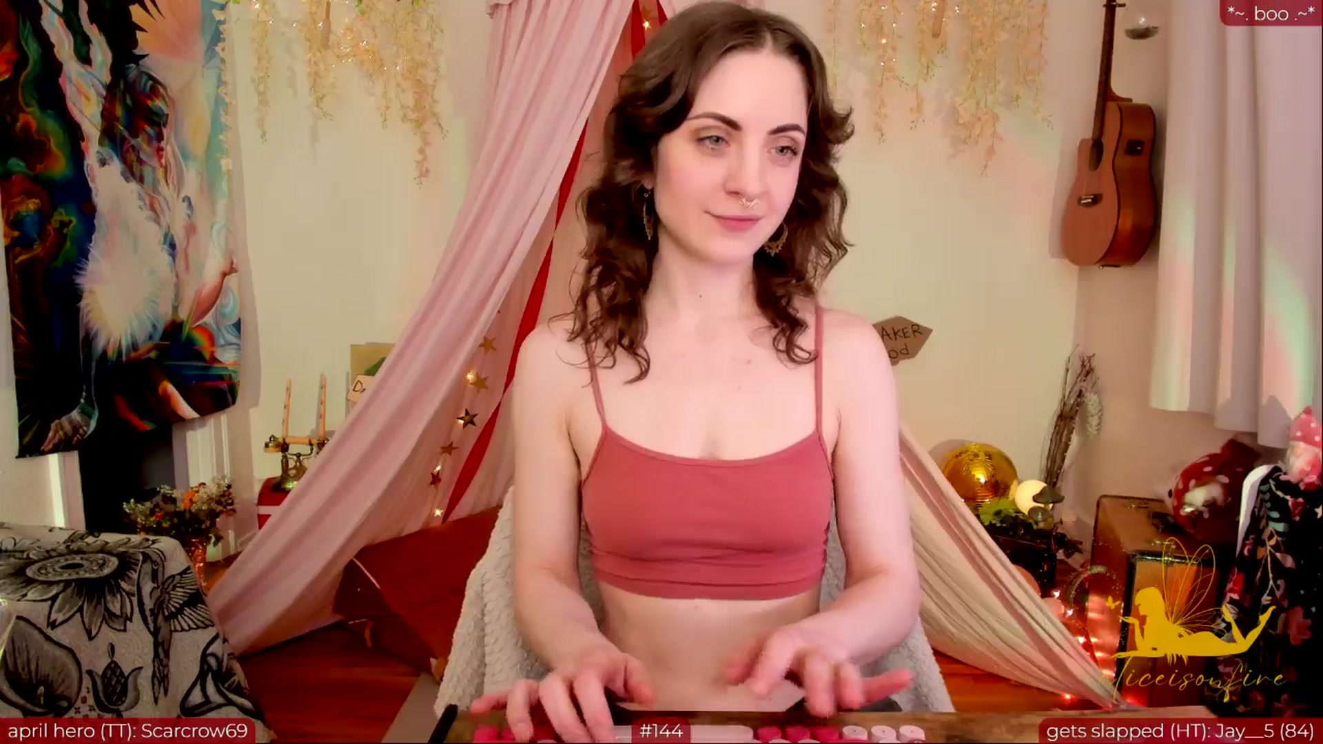 Gallery image thumbnail from aliceisonfire's myfreecams stream on, 04/25/2024, 08:21 image 2 of 20