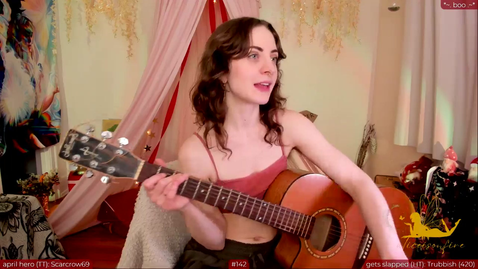 Gallery image thumbnail from aliceisonfire's myfreecams stream on, 04/25/2024, 08:21 image 9 of 20