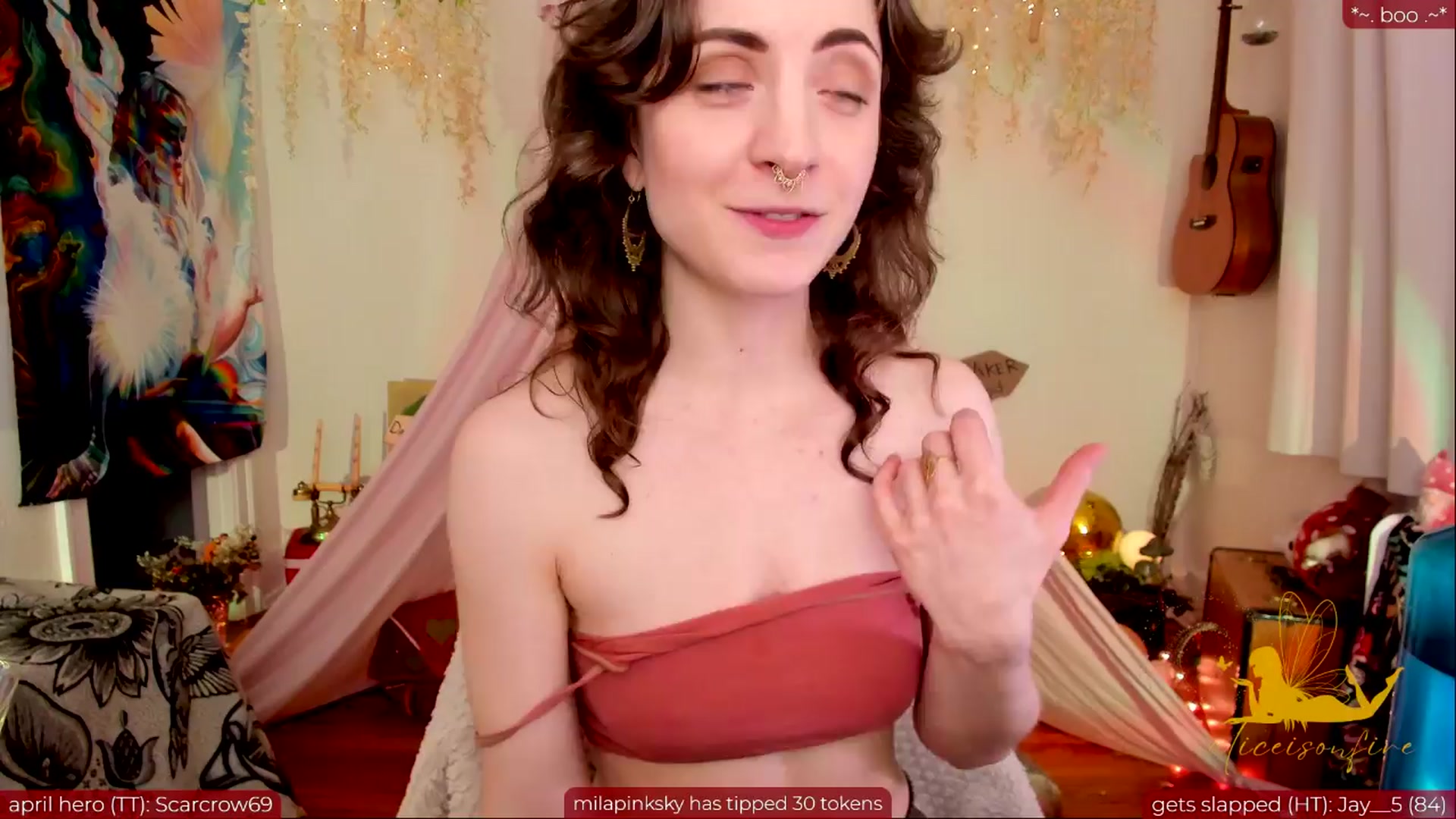 Gallery image thumbnail from aliceisonfire's myfreecams stream on, 04/25/2024, 08:21 image 1 of 20
