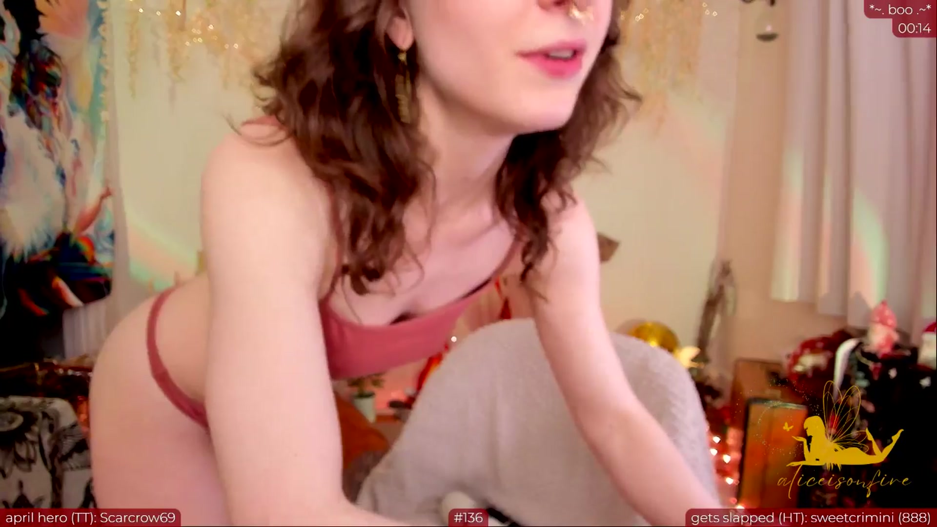 Gallery image thumbnail from aliceisonfire's myfreecams stream on, 04/25/2024, 08:21 image 18 of 20