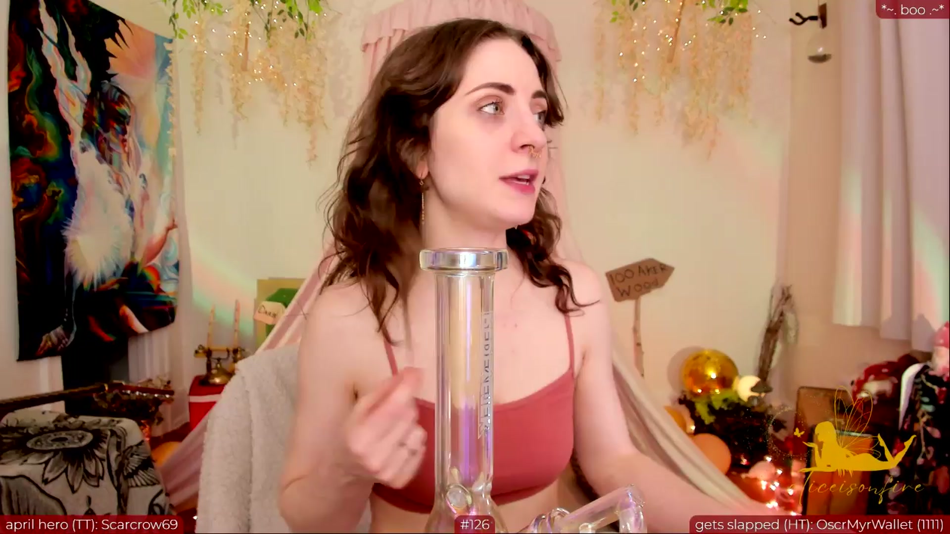 Gallery image thumbnail from aliceisonfire's myfreecams stream on, 04/25/2024, 09:55 image 1 of 20