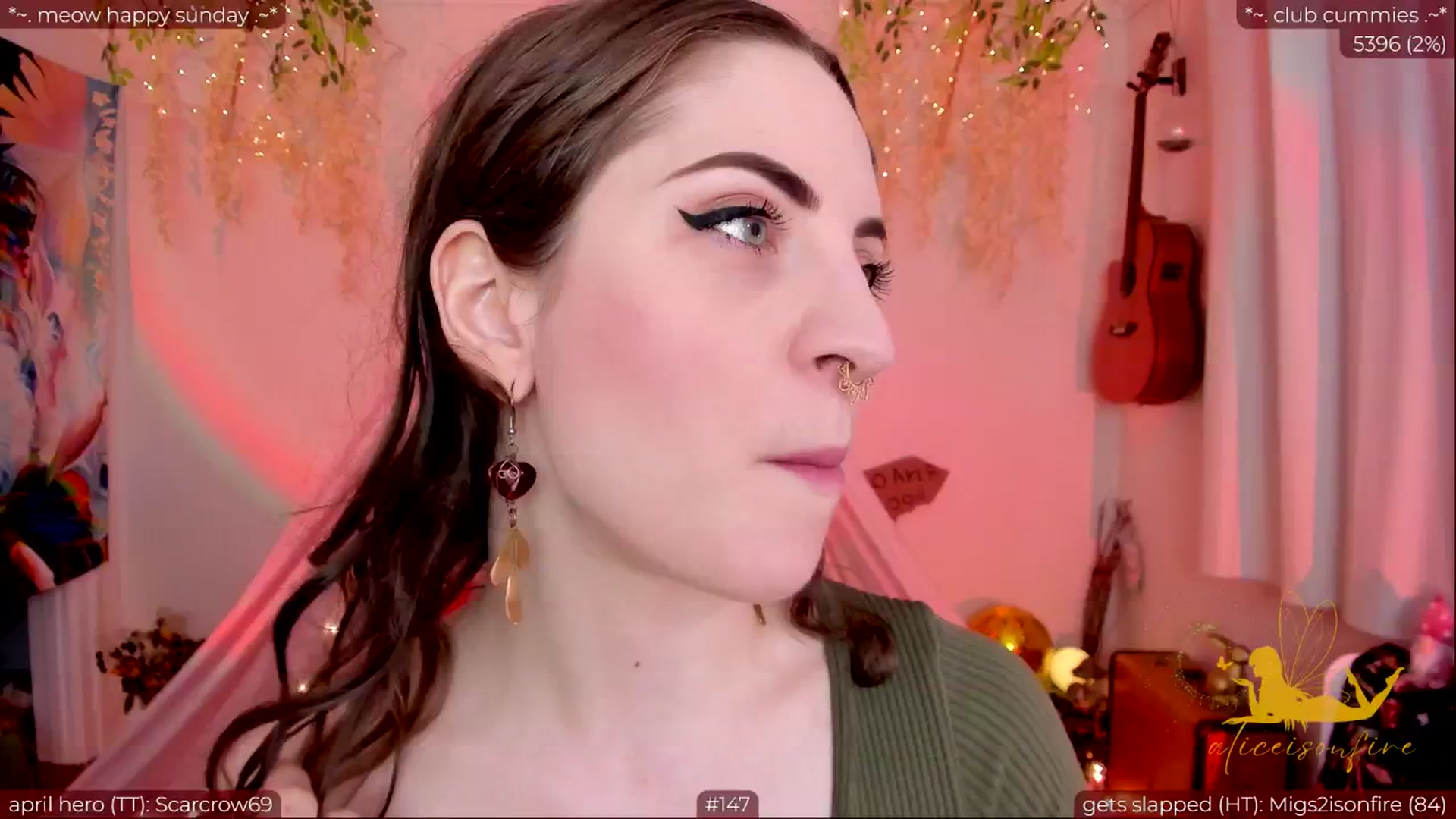 Gallery image thumbnail from aliceisonfire's myfreecams stream on, 04/29/2024, 04:01 image 16 of 20