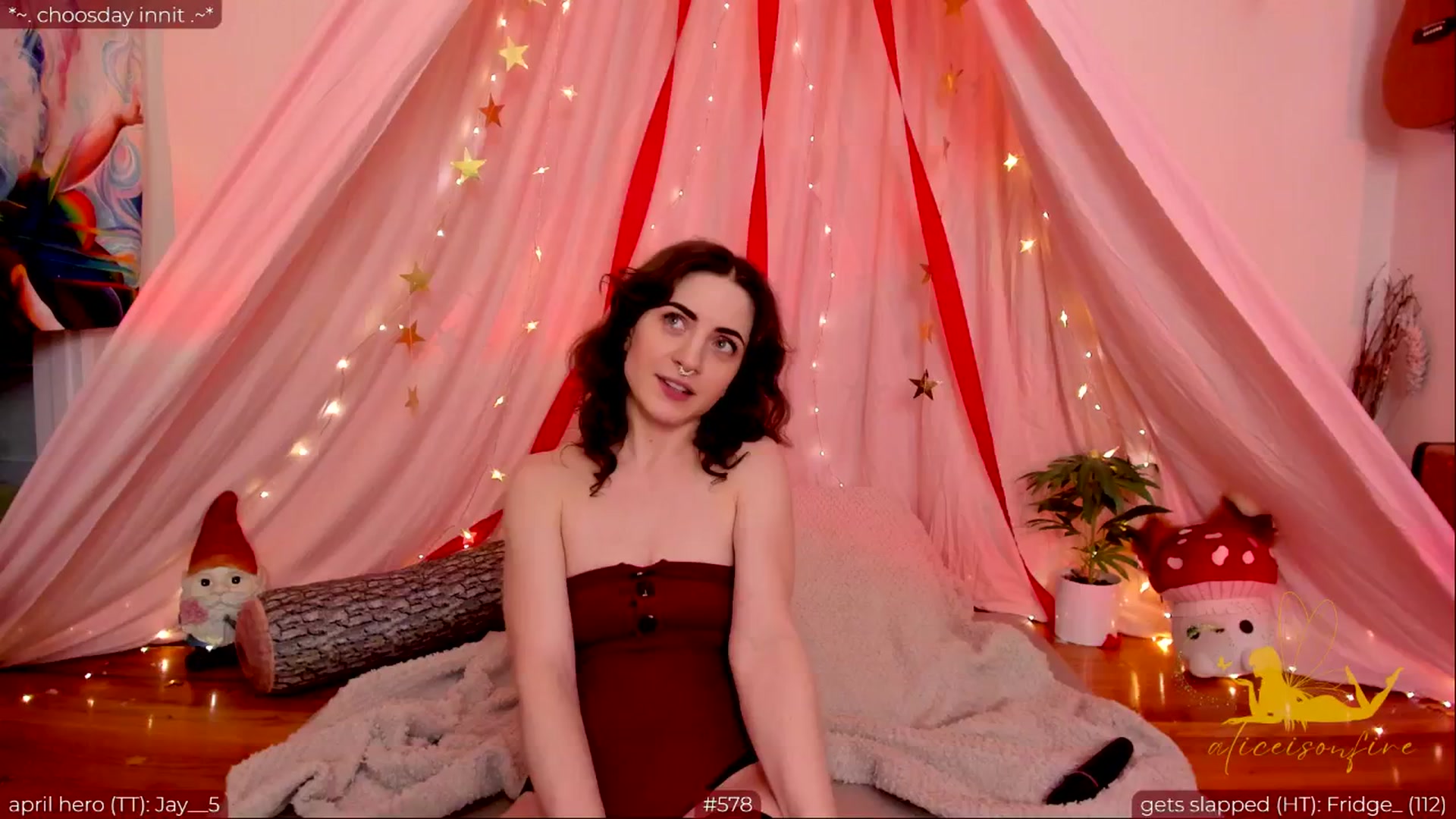 Gallery image thumbnail from aliceisonfire's myfreecams stream on, 05/03/2024, 09:35 image 12 of 20