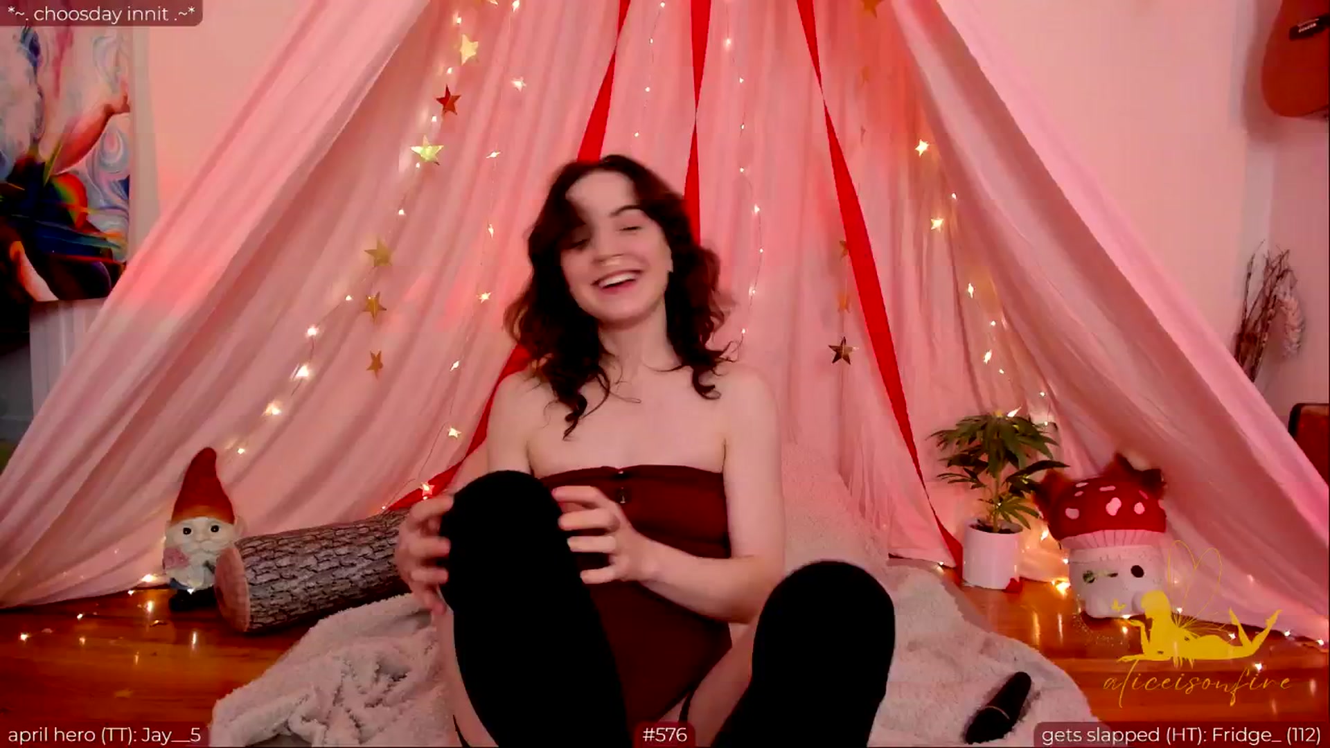 Gallery image thumbnail from aliceisonfire's myfreecams stream on, 05/03/2024, 09:35 image 11 of 20
