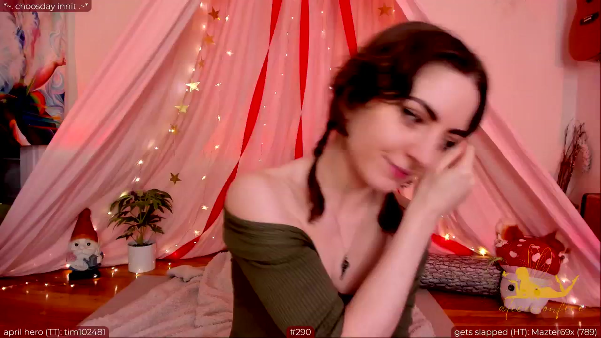 Gallery image thumbnail from aliceisonfire's myfreecams stream on, 05/06/2024, 10:43 image 13 of 20