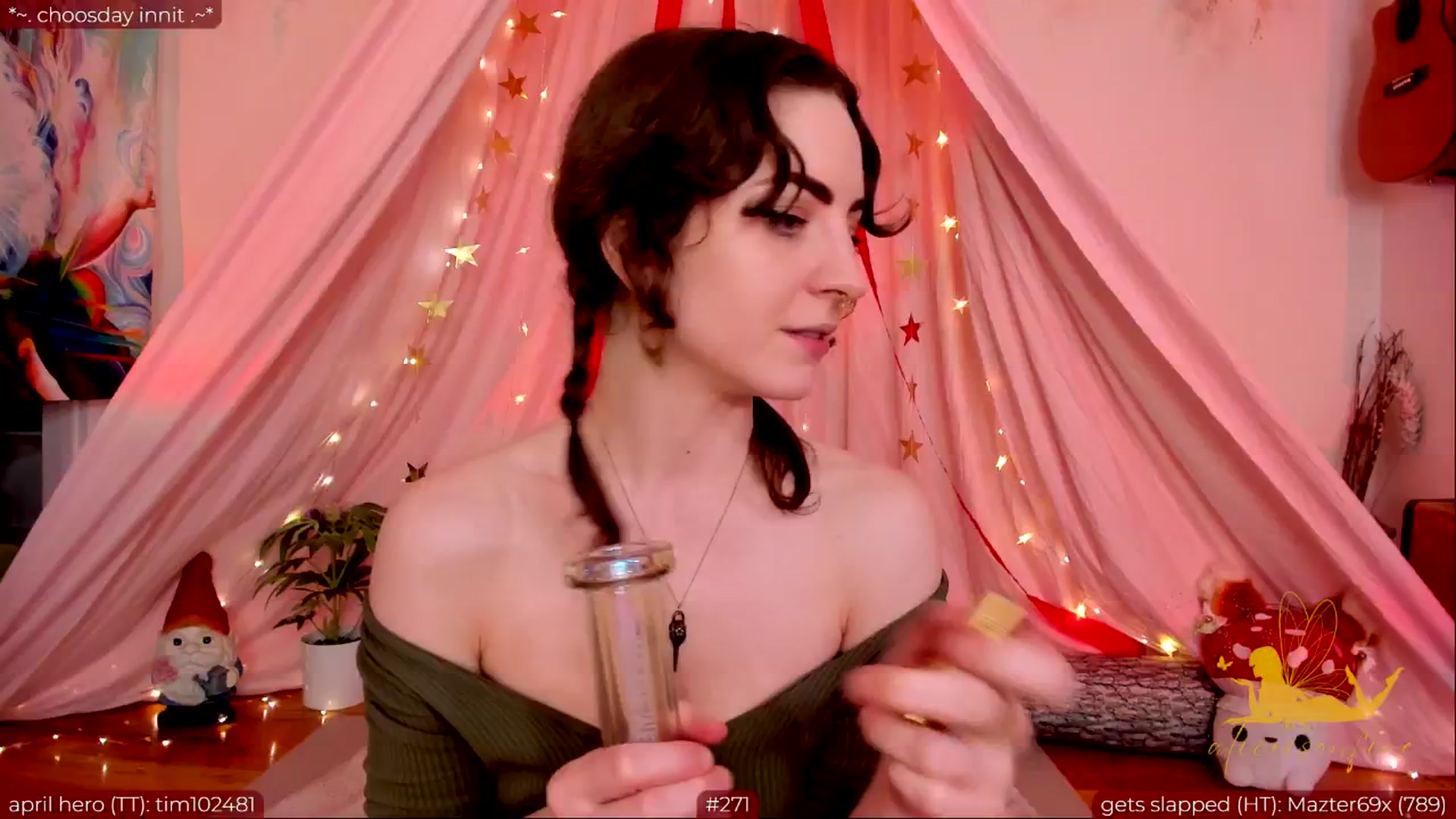 Gallery image thumbnail from aliceisonfire's myfreecams stream on, 05/06/2024, 10:43 image 16 of 20