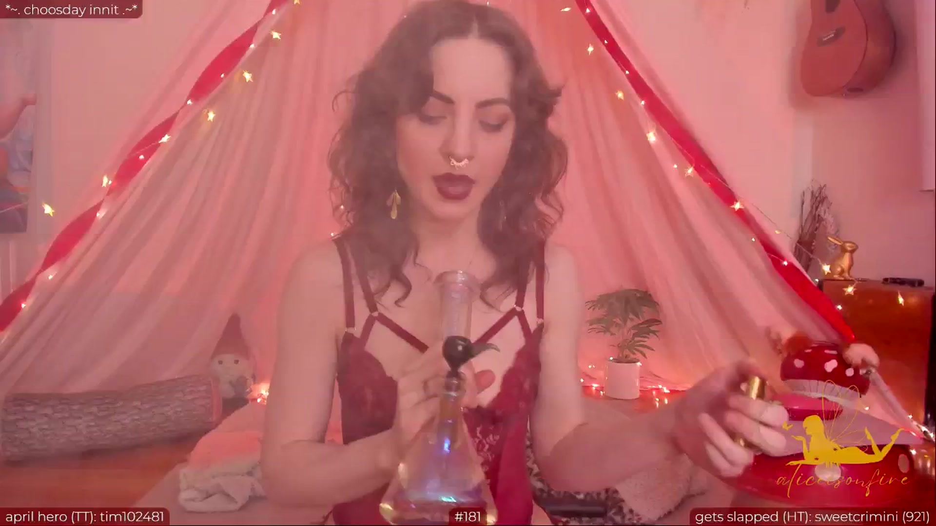 Gallery image thumbnail from aliceisonfire's myfreecams stream on, 05/07/2024, 08:13 image 8 of 20