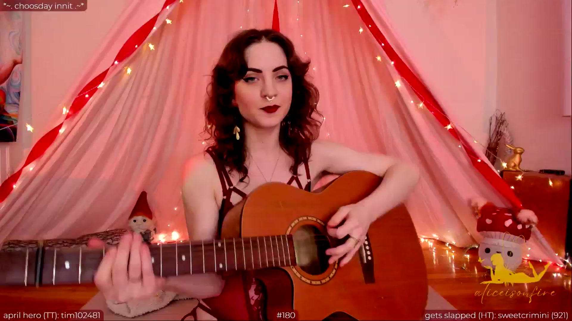 Gallery image thumbnail from aliceisonfire's myfreecams stream on, 05/07/2024, 08:13 image 14 of 20