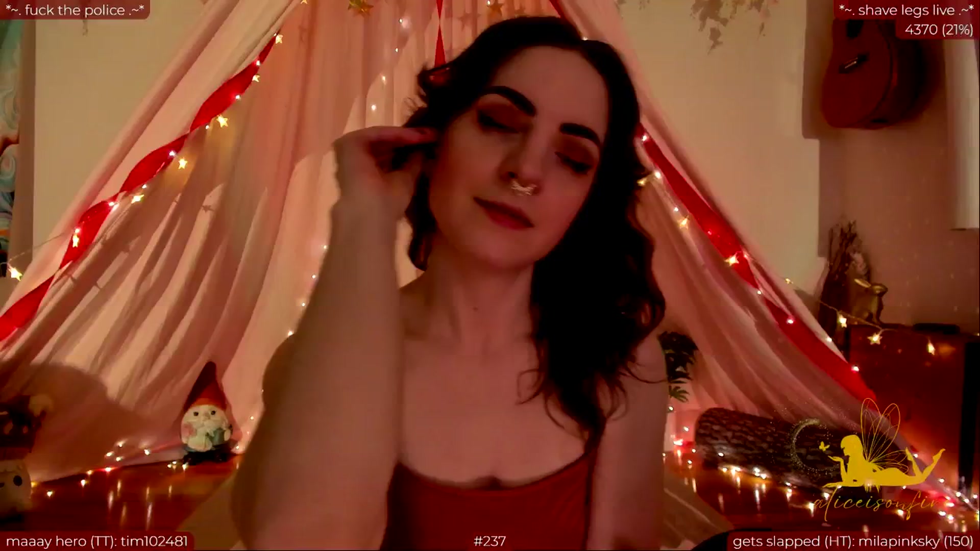 Gallery image thumbnail from aliceisonfire's myfreecams stream on, 05/14/2024, 05:46 image 14 of 20