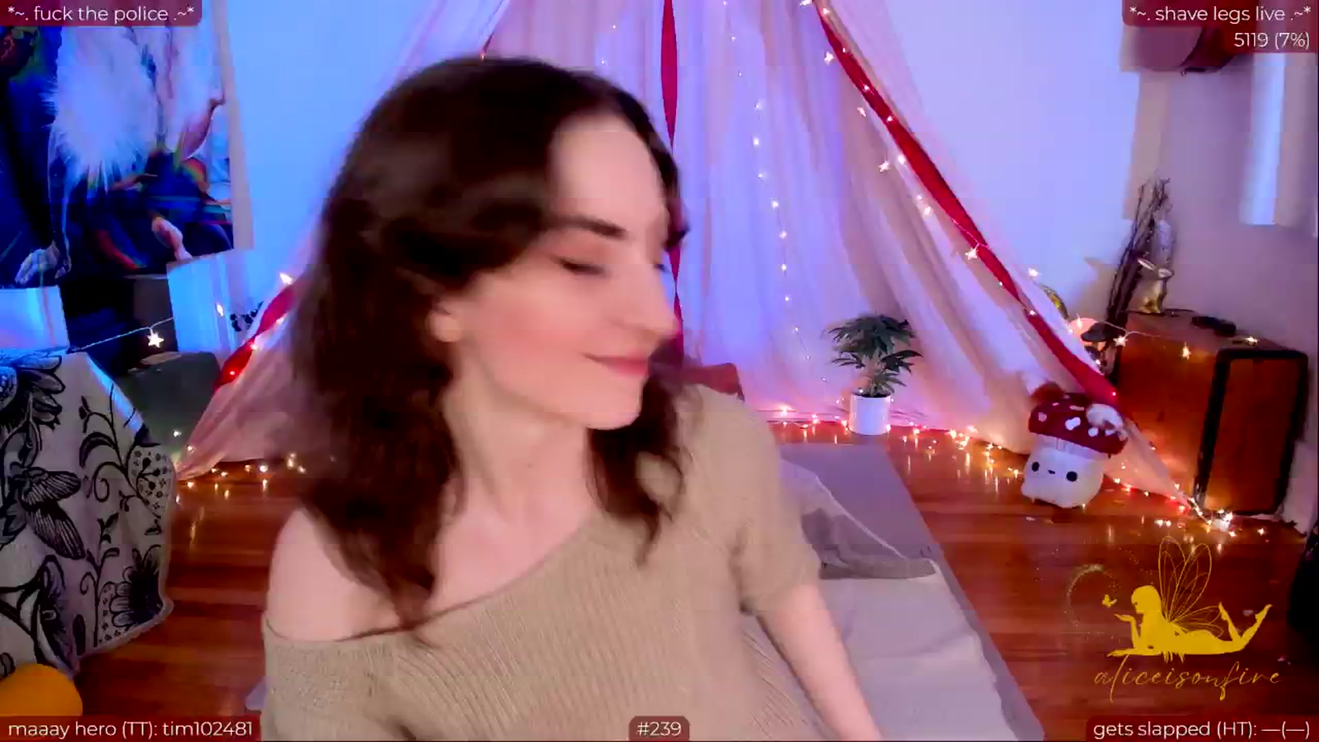 Gallery image thumbnail from aliceisonfire's myfreecams stream on, 05/14/2024, 05:46 image 1 of 20
