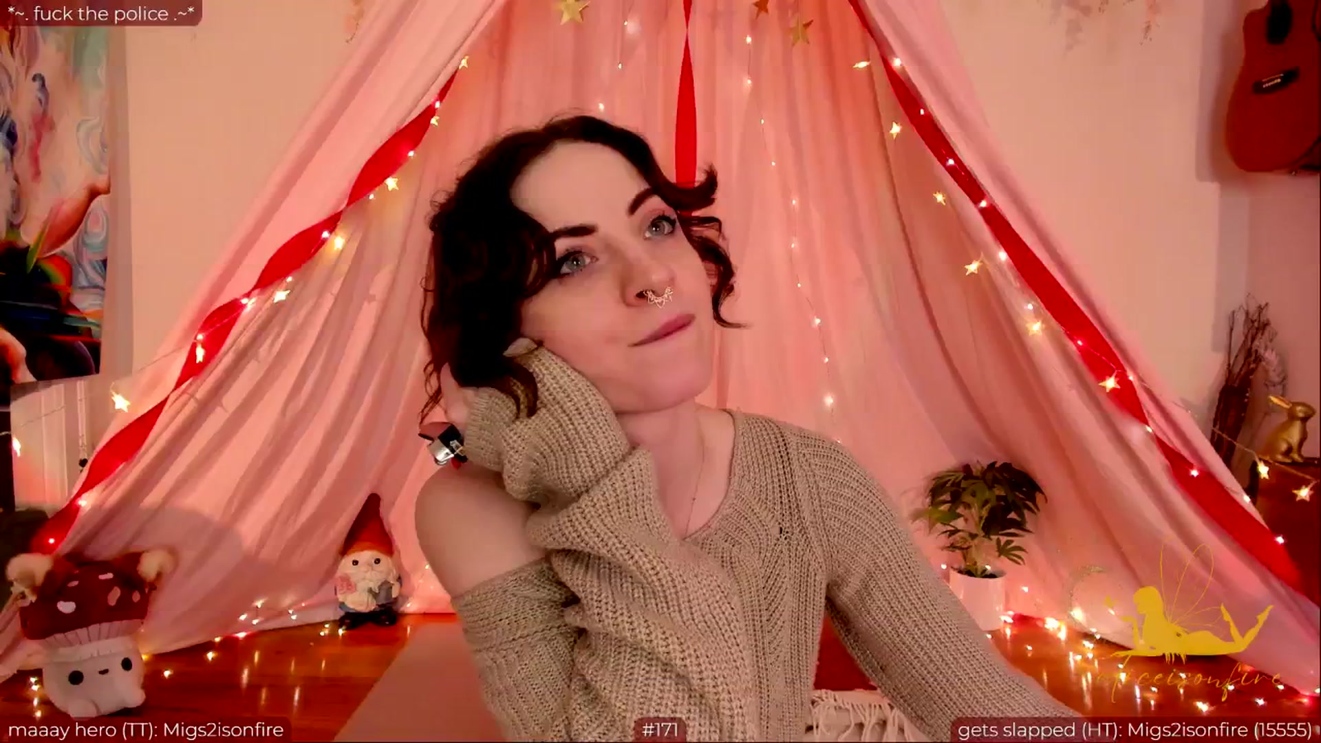 Gallery image thumbnail from aliceisonfire's myfreecams stream on, 05/15/2024, 08:57 image 15 of 20