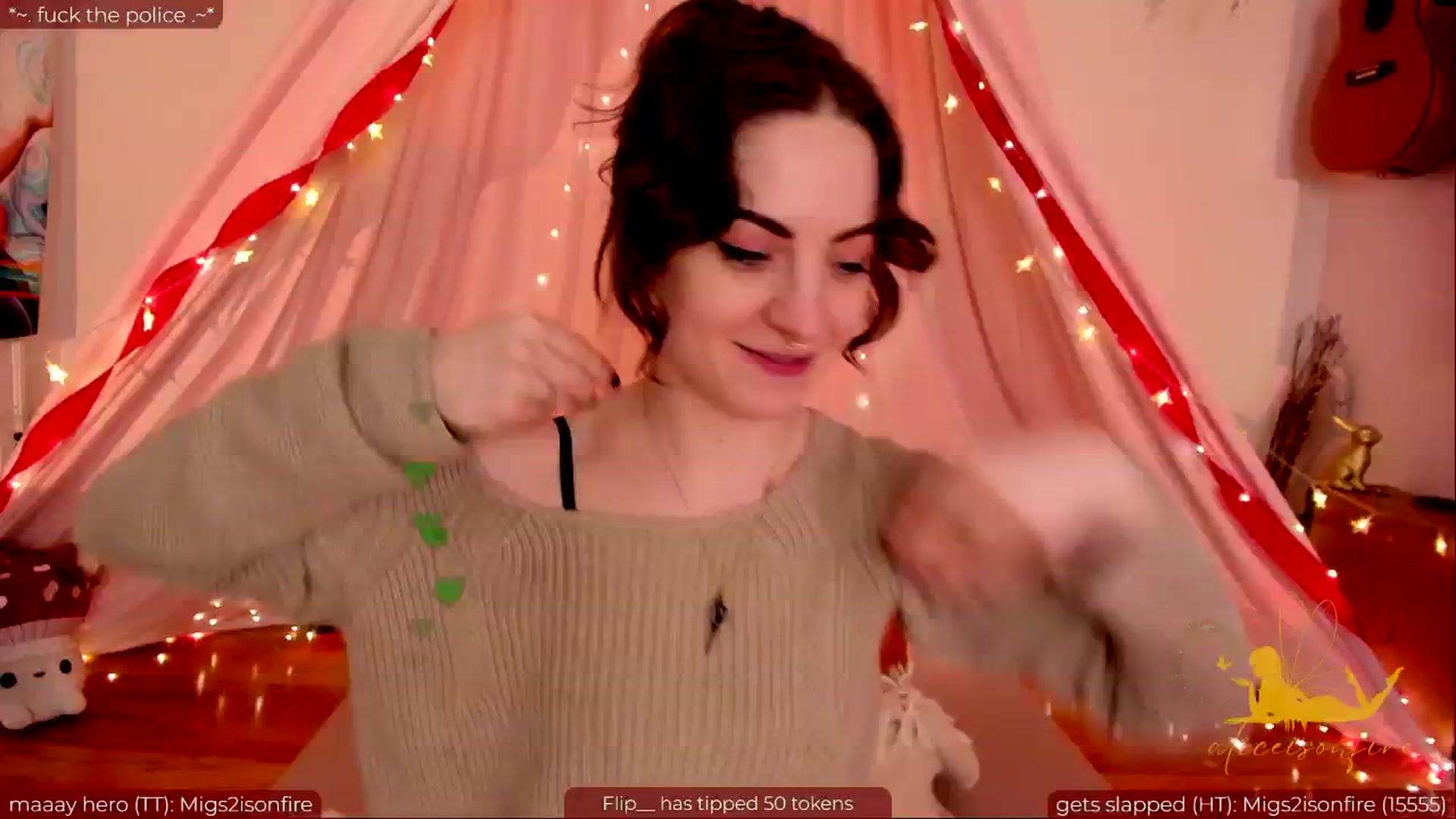 Gallery image thumbnail from aliceisonfire's myfreecams stream on, 05/15/2024, 08:57 image 13 of 20
