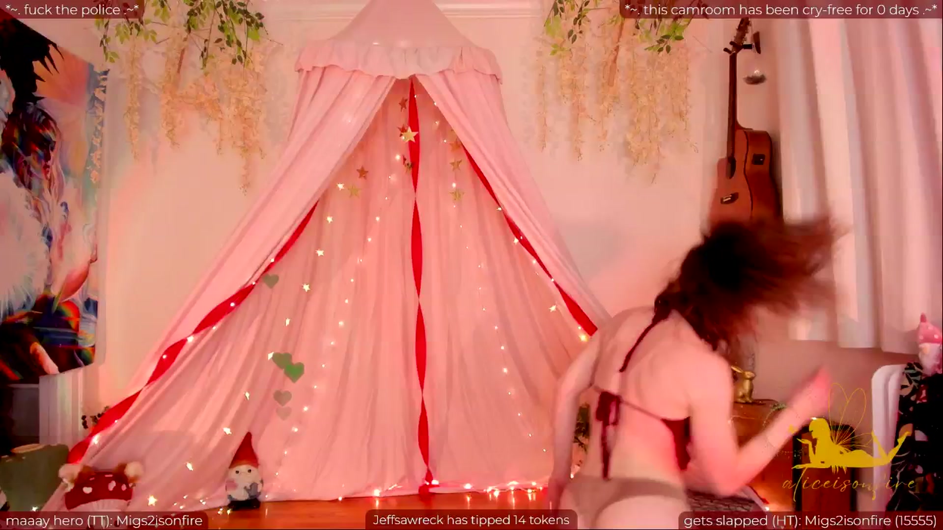 Gallery image thumbnail from aliceisonfire's myfreecams stream on, 05/17/2024, 09:59 image 6 of 20