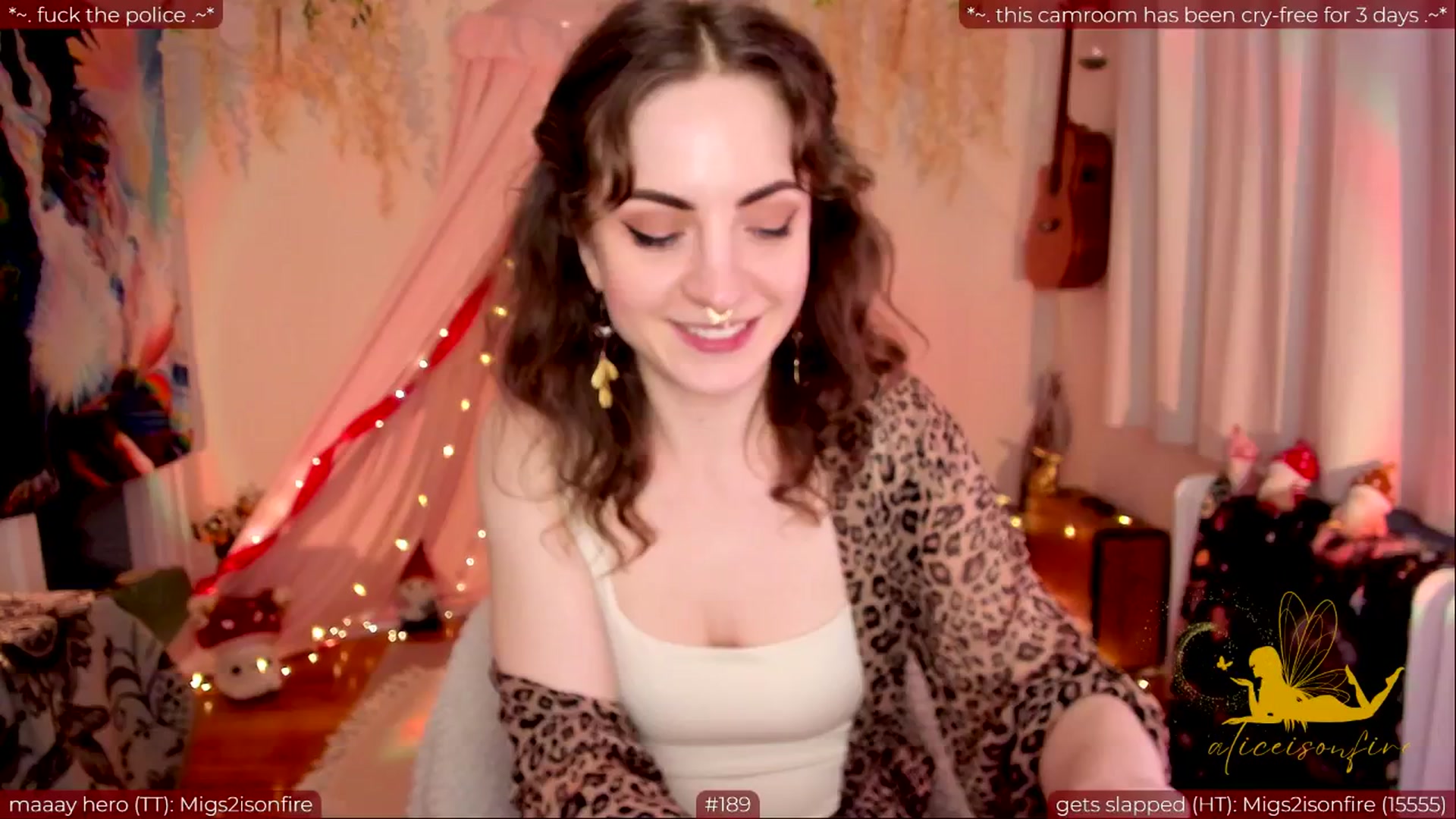 Gallery image thumbnail from aliceisonfire's myfreecams stream on, 05/20/2024, 10:26 image 12 of 20