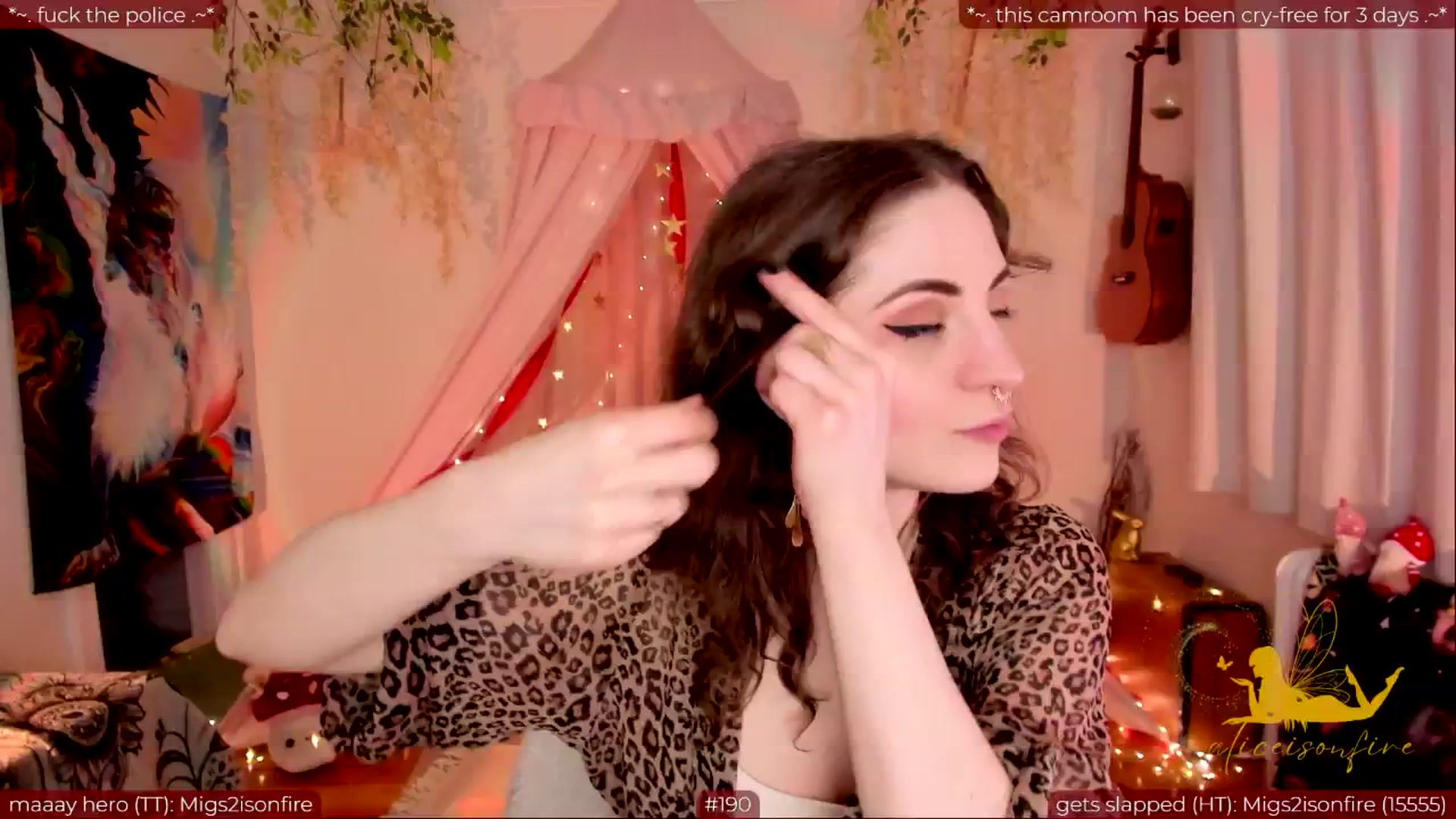 Gallery image thumbnail from aliceisonfire's myfreecams stream on, 05/20/2024, 10:26 image 2 of 20