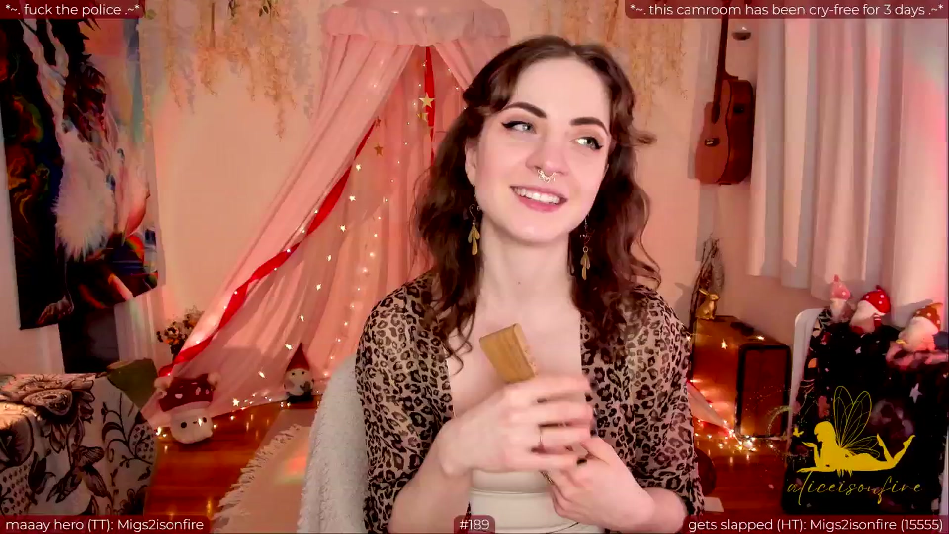 Gallery image thumbnail from aliceisonfire's myfreecams stream on, 05/20/2024, 10:26 image 6 of 20