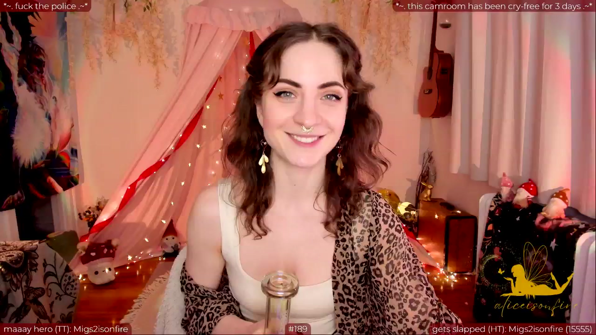 Gallery image thumbnail from aliceisonfire's myfreecams stream on, 05/20/2024, 10:26 image 19 of 20