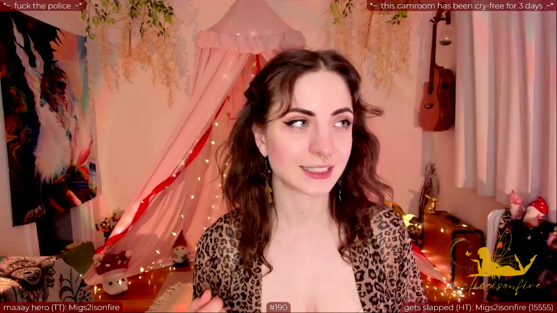 Gallery image thumbnail from aliceisonfire's myfreecams stream on, 05/20/2024, 10:26 image 3 of 20
