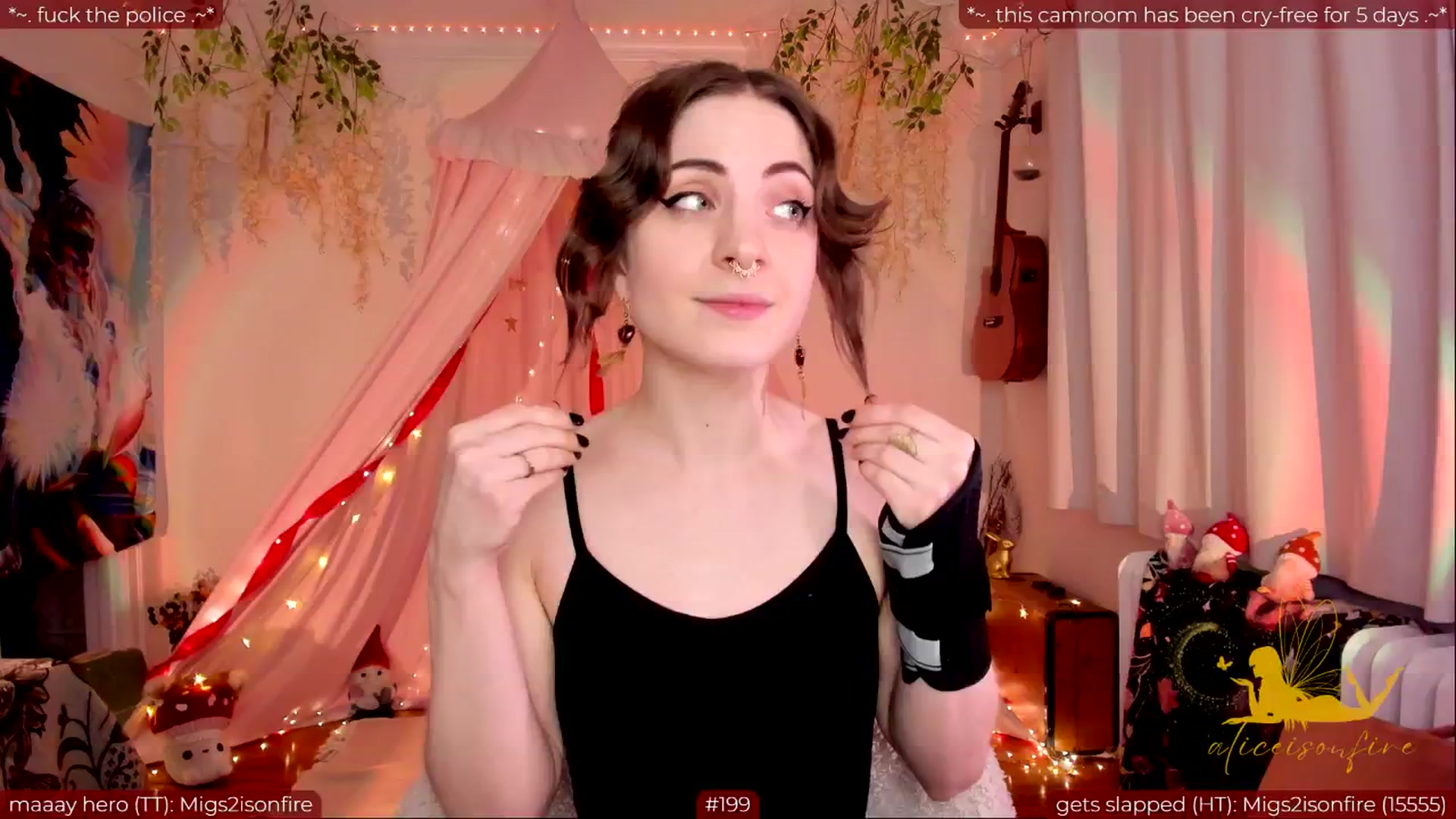 Gallery image thumbnail from aliceisonfire's myfreecams stream on, 05/22/2024, 06:31 image 10 of 20
