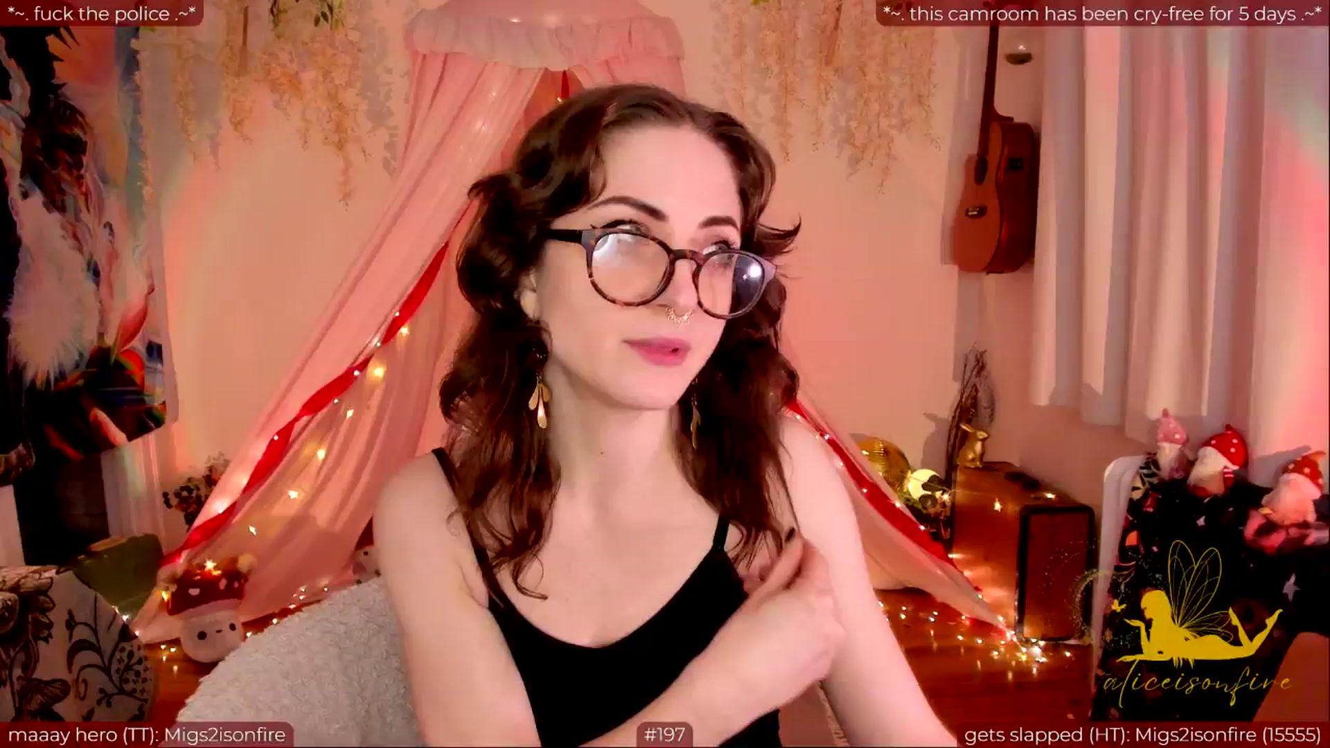 Gallery image thumbnail from aliceisonfire's myfreecams stream on, 05/22/2024, 08:06 image 20 of 20