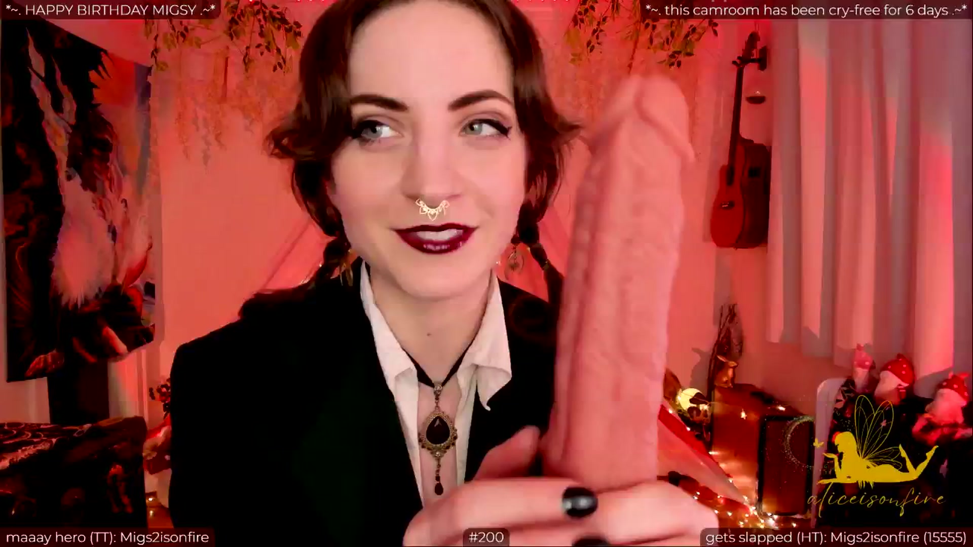 Gallery image thumbnail from aliceisonfire's myfreecams stream on, 05/23/2024, 04:14 image 15 of 20