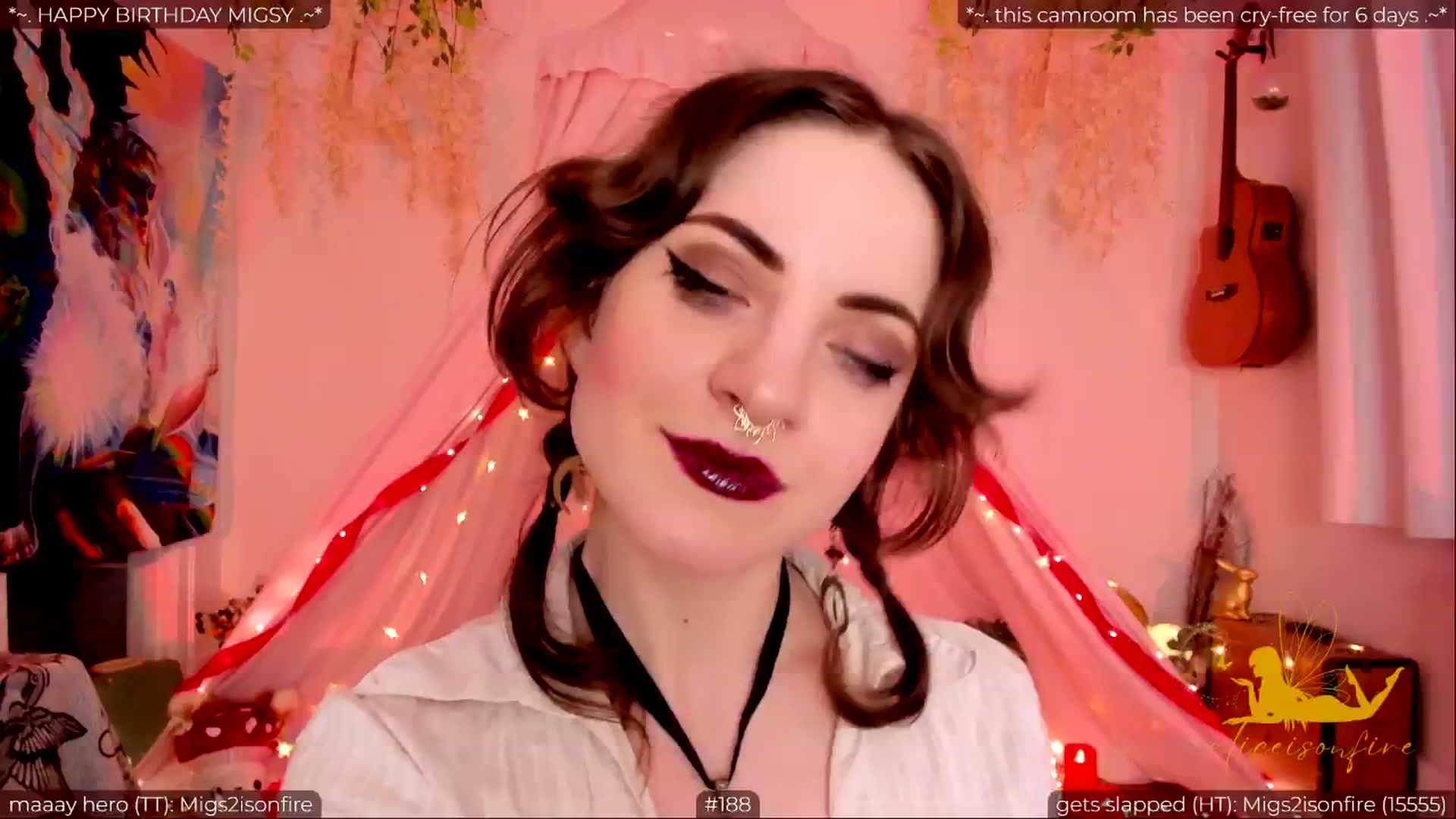 Gallery image thumbnail from aliceisonfire's myfreecams stream on, 05/23/2024, 07:20 image 12 of 20