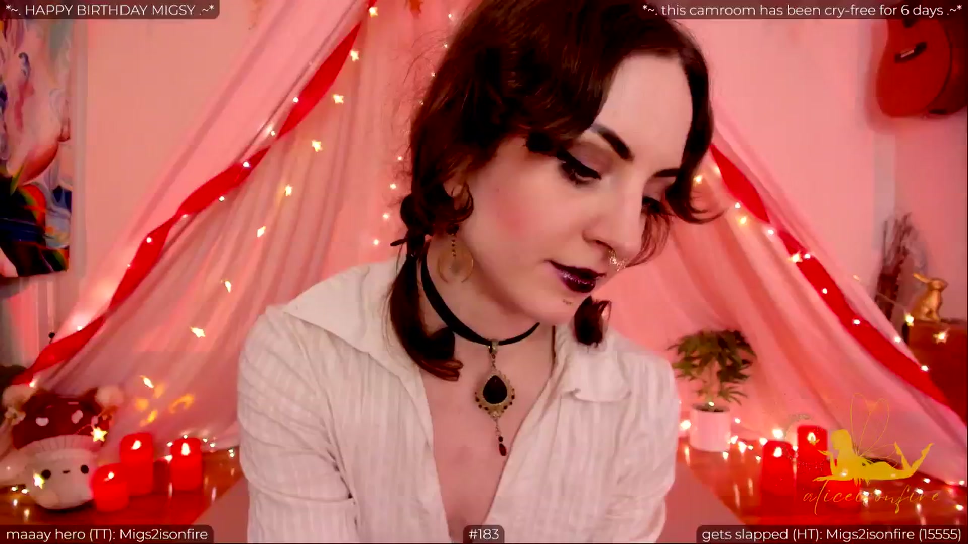 Gallery image thumbnail from aliceisonfire's myfreecams stream on, 05/23/2024, 08:20 image 10 of 20