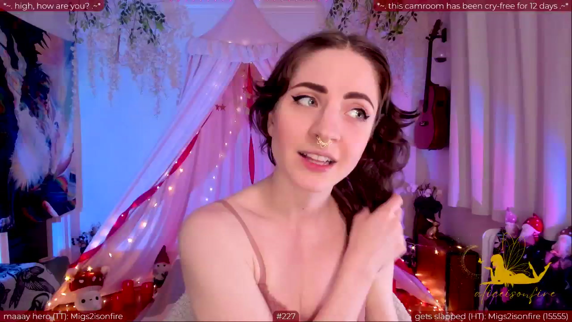 Gallery image thumbnail from aliceisonfire's myfreecams stream on, 05/29/2024, 05:11 image 2 of 20