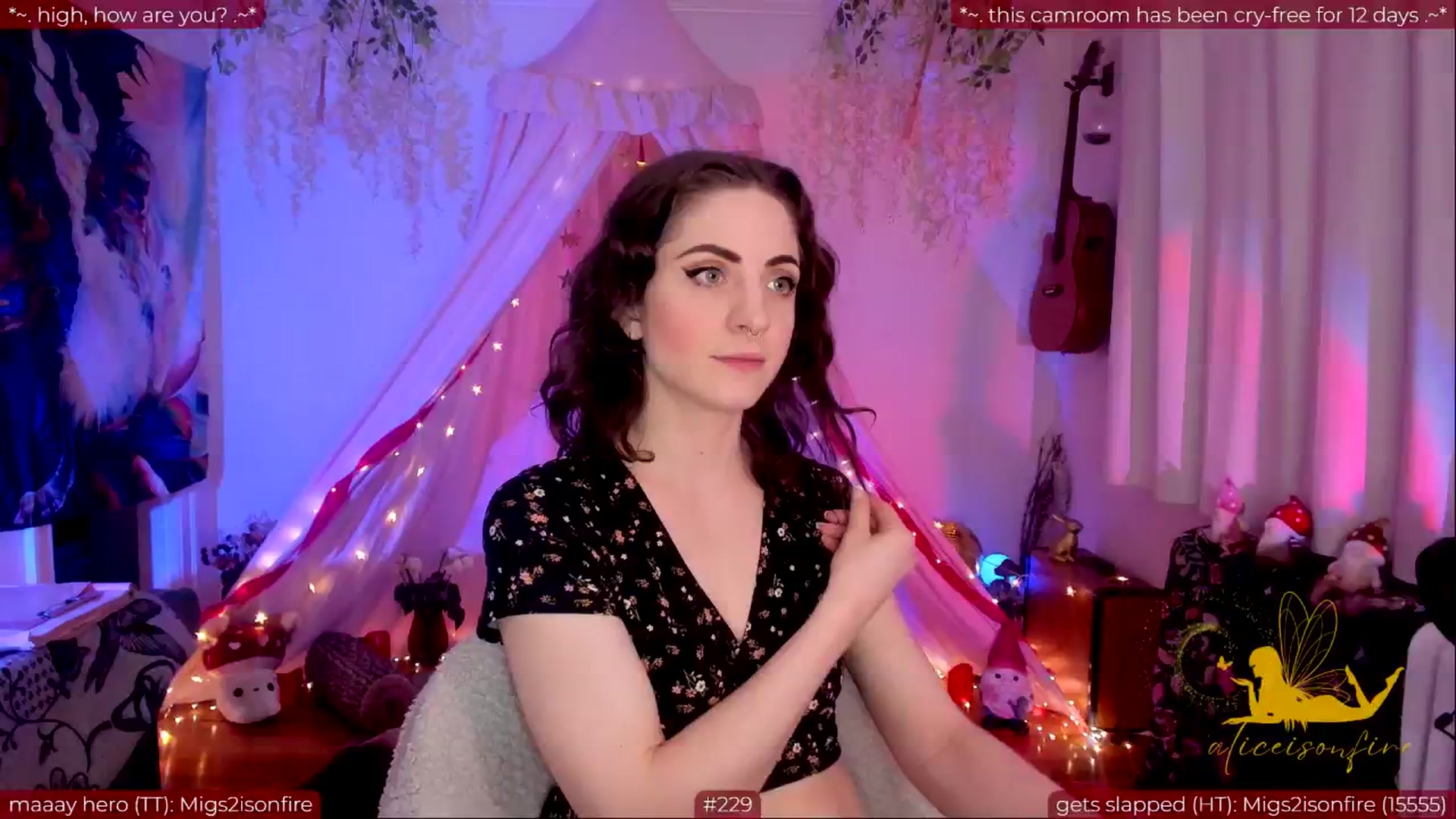 Gallery image thumbnail from aliceisonfire's myfreecams stream on, 05/30/2024, 04:21 image 5 of 20