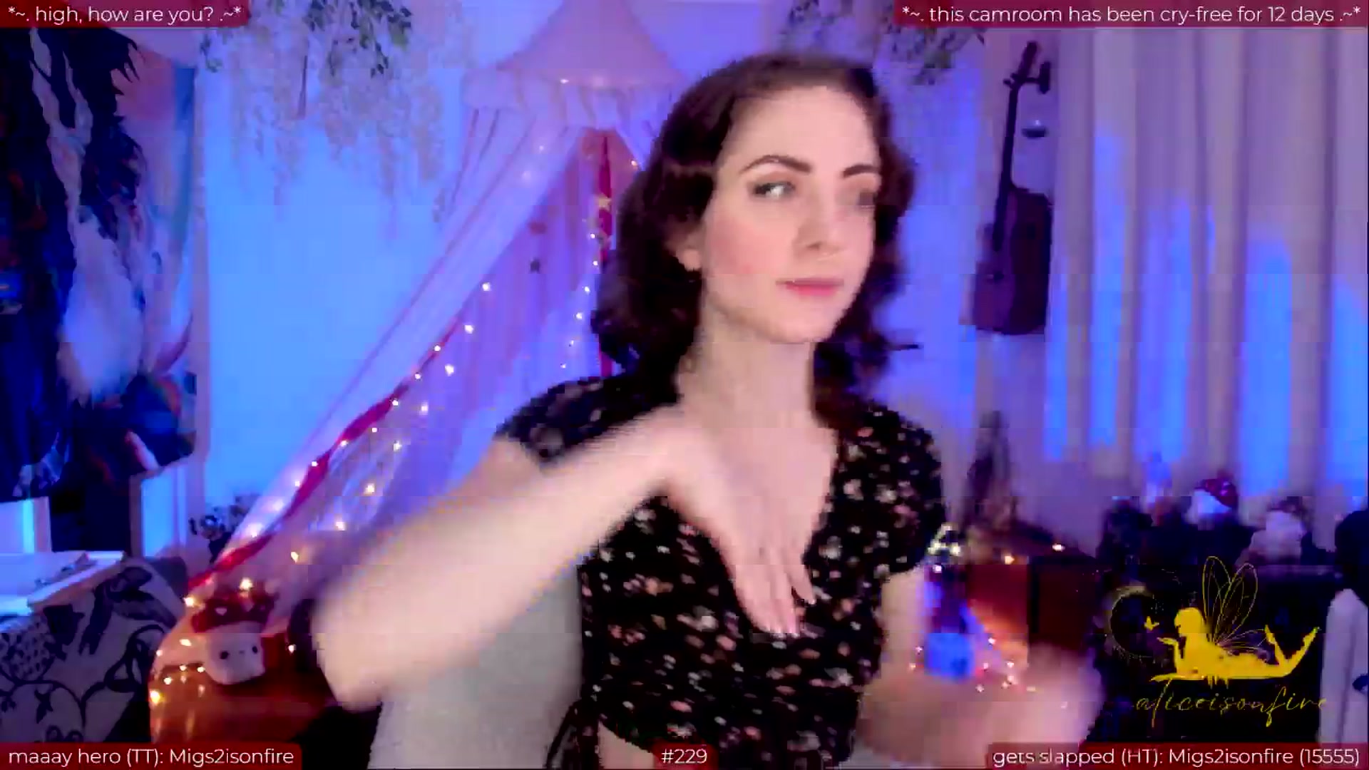 Gallery image thumbnail from aliceisonfire's myfreecams stream on, 05/30/2024, 04:21 image 3 of 20