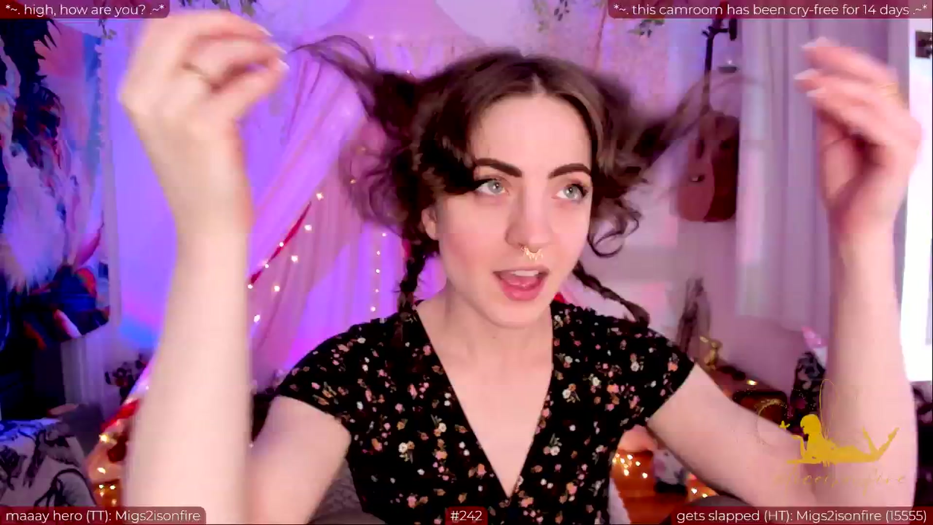 Gallery image thumbnail from aliceisonfire's myfreecams stream on, 05/31/2024, 05:59 image 1 of 20