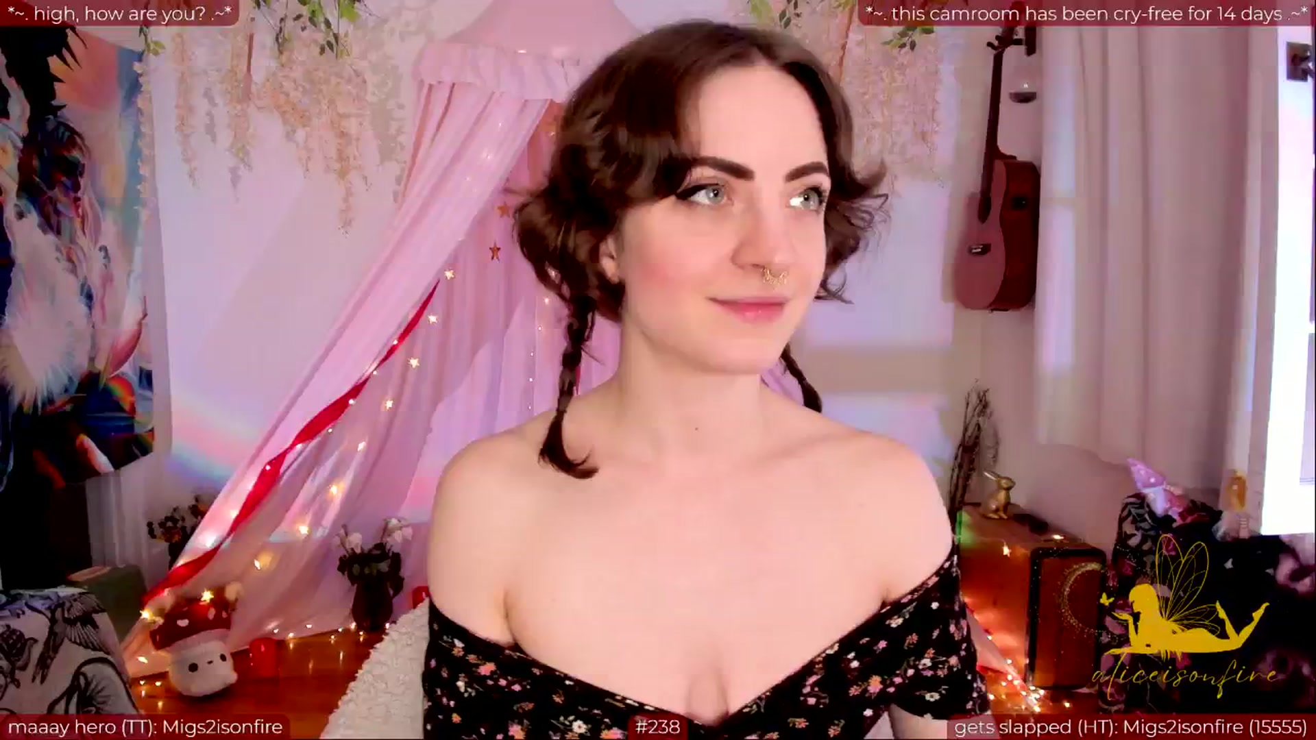 Gallery image thumbnail from aliceisonfire's myfreecams stream on, 05/31/2024, 05:59 image 3 of 20