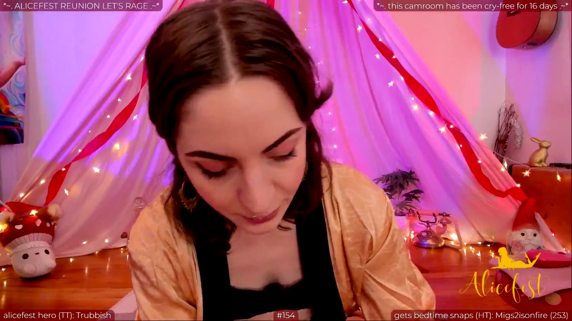 Gallery image thumbnail from aliceisonfire's myfreecams stream on, 06/03/2024, 20:56 image 20 of 20