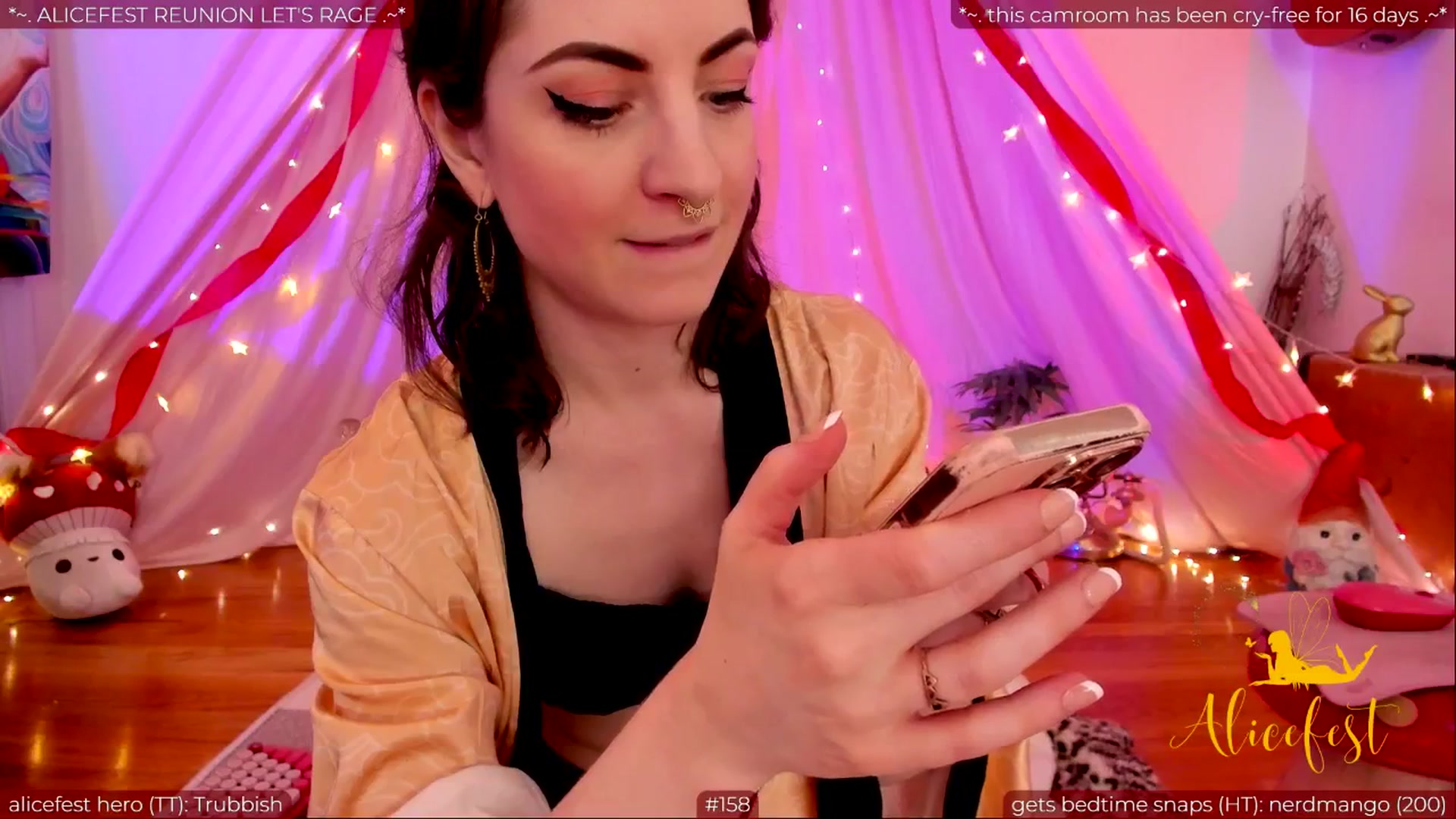 Gallery image thumbnail from aliceisonfire's myfreecams stream on, 06/03/2024, 20:56 image 19 of 20