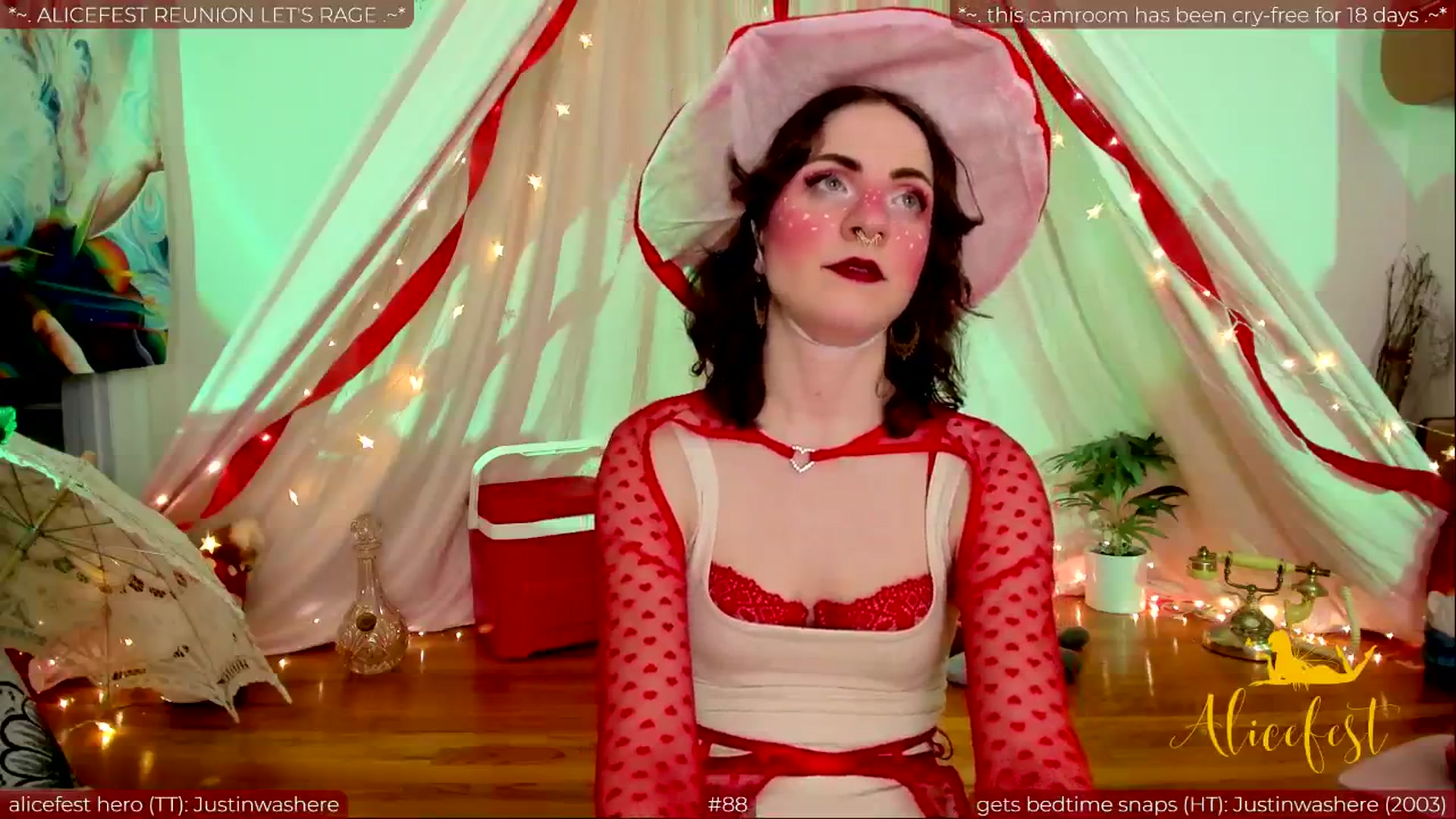 Gallery image thumbnail from aliceisonfire's myfreecams stream on, 06/04/2024, 09:32 image 17 of 20