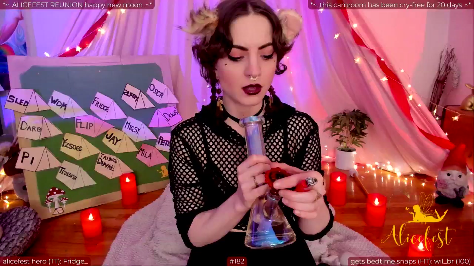 Gallery image thumbnail from aliceisonfire's myfreecams stream on, 06/08/2024, 09:15 image 6 of 20