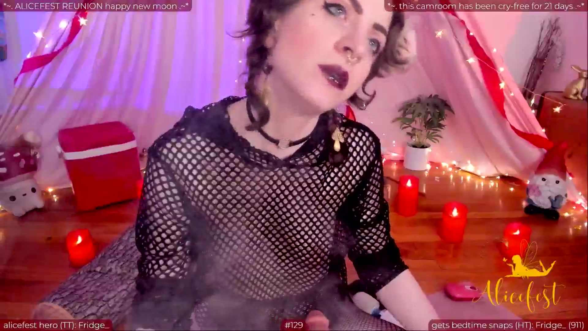 Gallery image thumbnail from aliceisonfire's myfreecams stream on, 06/08/2024, 10:35 image 8 of 20
