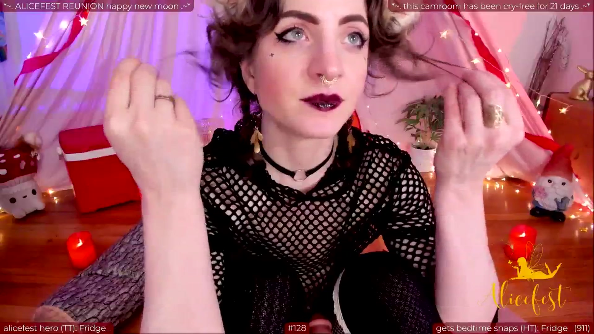 Gallery image thumbnail from aliceisonfire's myfreecams stream on, 06/08/2024, 10:35 image 15 of 20